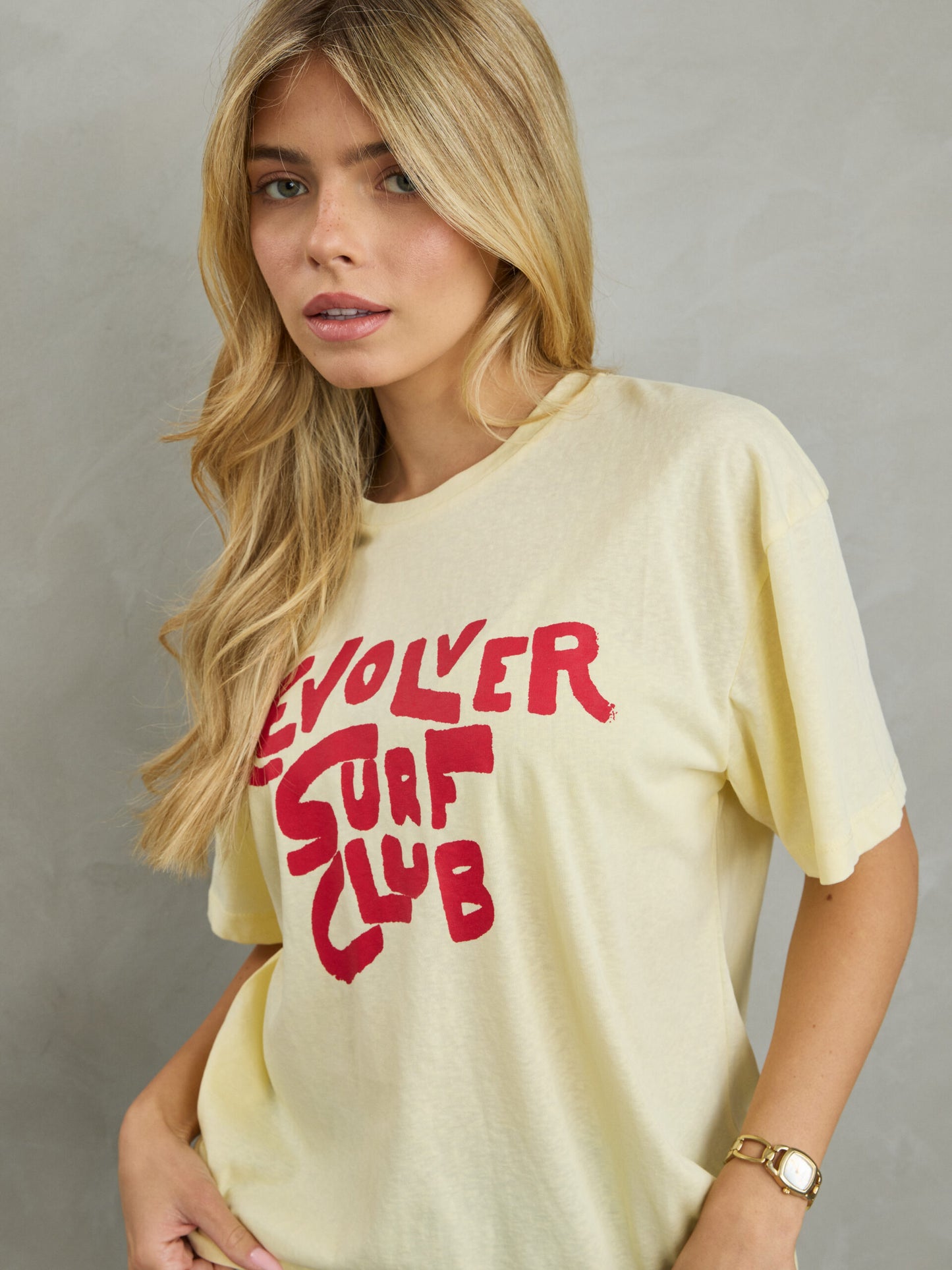 טישירט הדפס  קלאב | צהוב