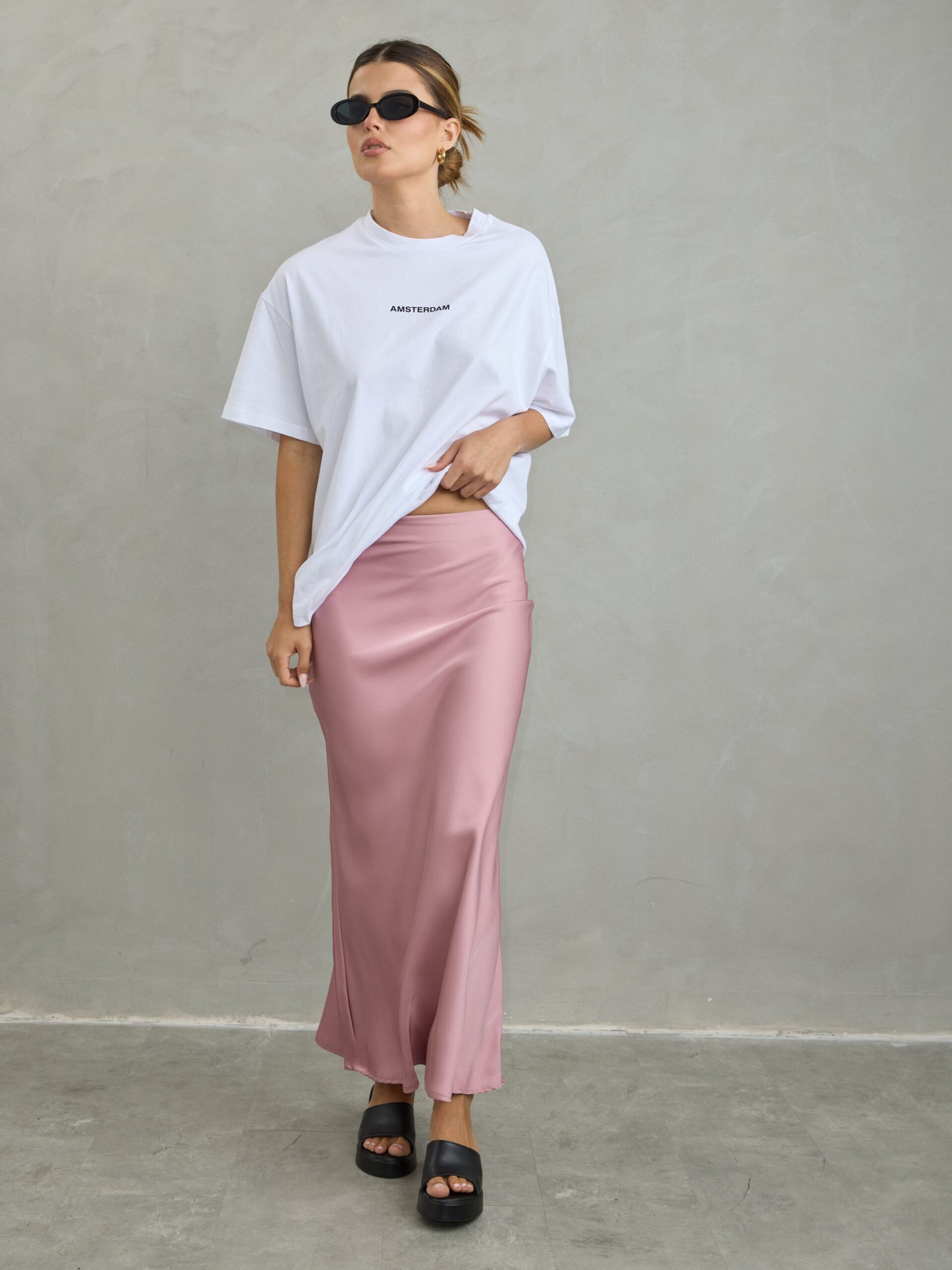 חצאית סאטן מיליה | ורוד