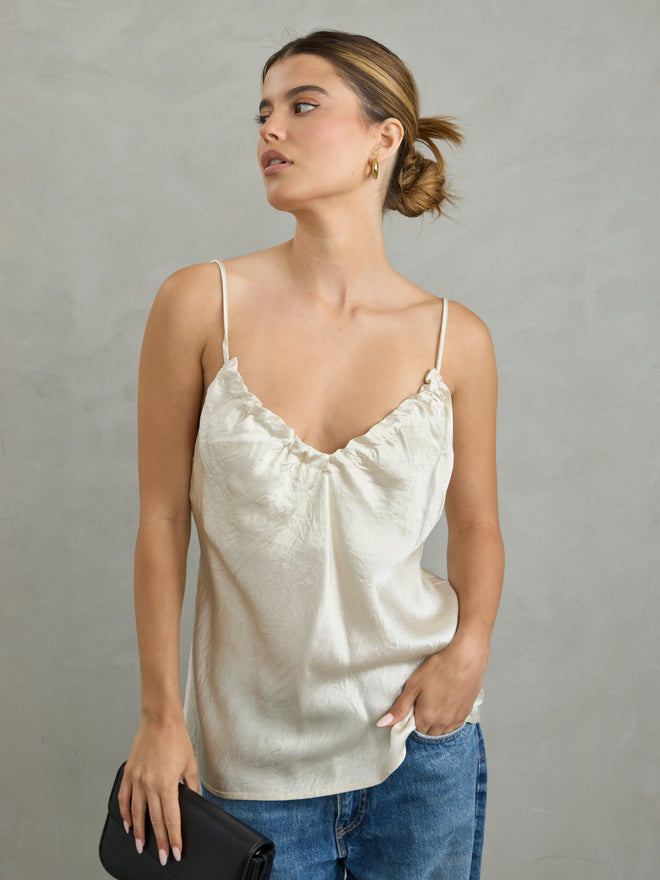 גופיה לנשים מסאטן בצבע בז'