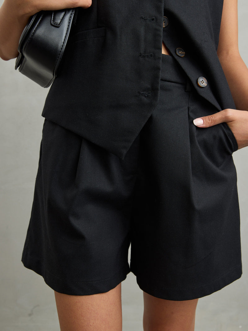 מכנסיים קצרים מחוייטים לני | שחור