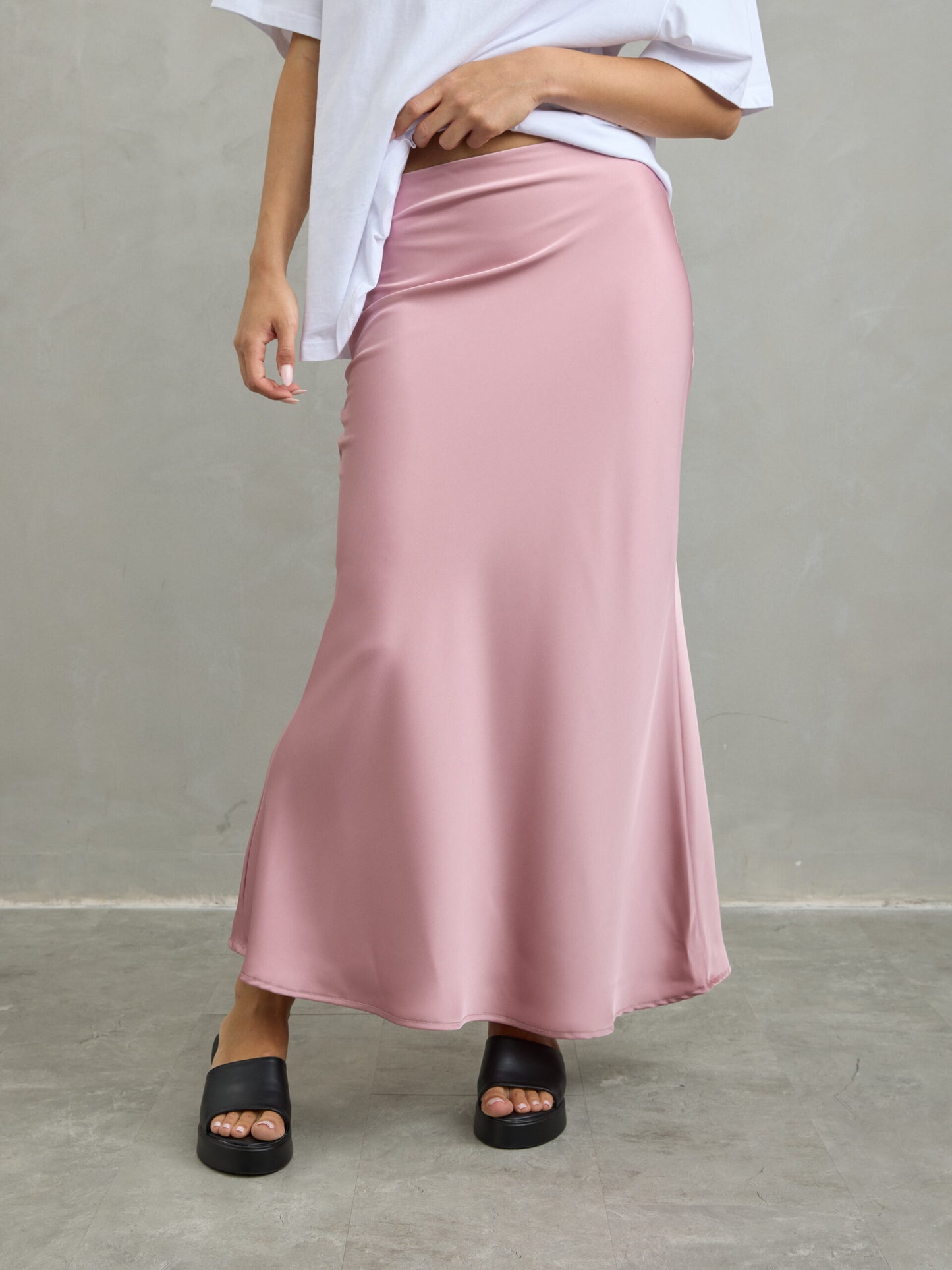 חצאית סאטן מיליה | ורוד