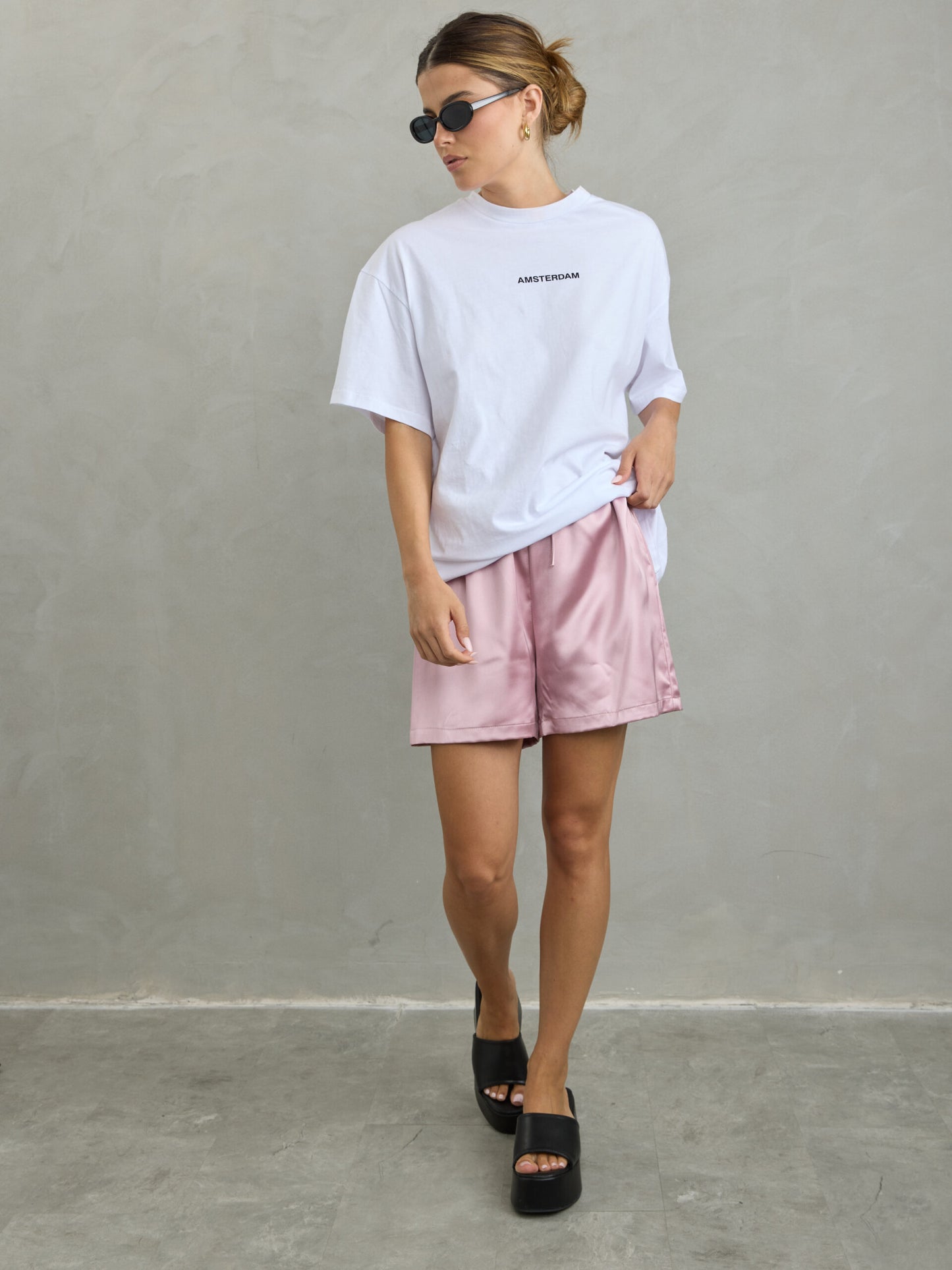 מכנסי סאטן קצרים אייריס | ורוד