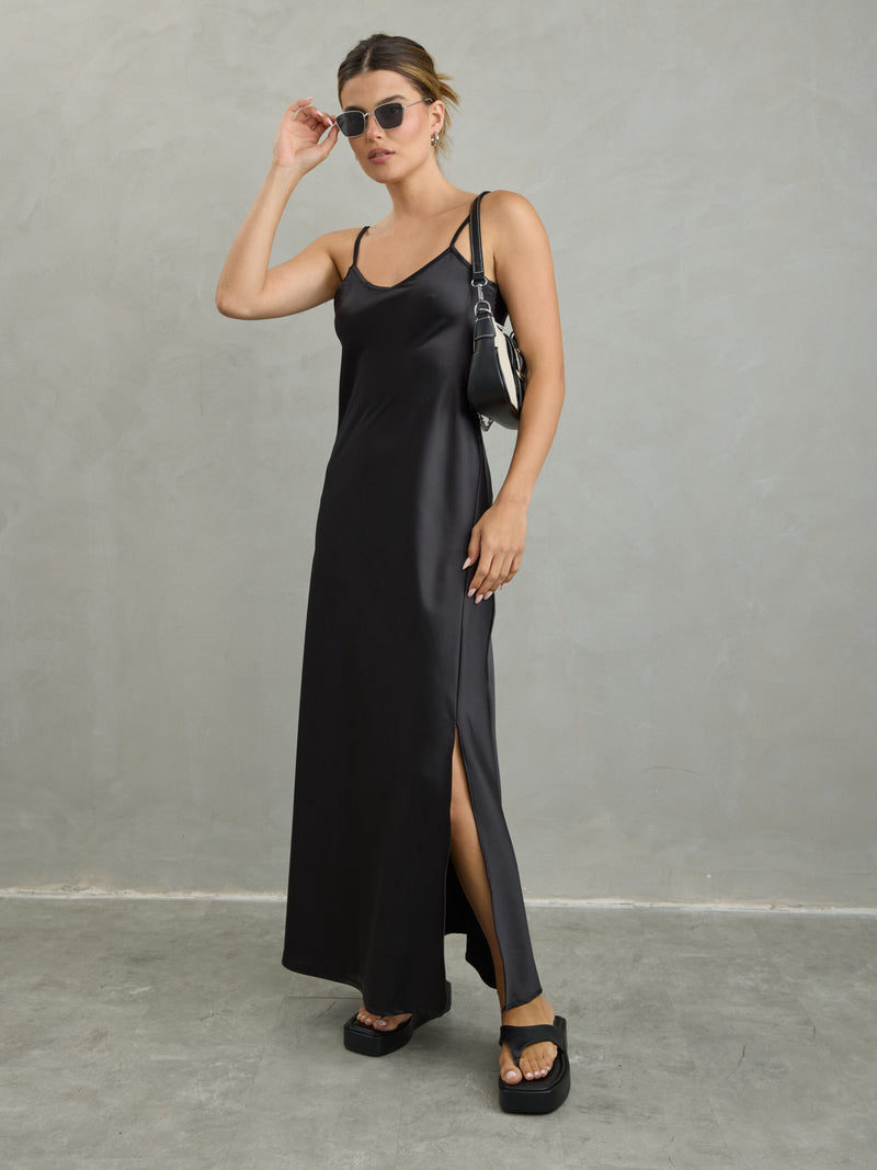 שמלת סאטן גרייסי | שחור