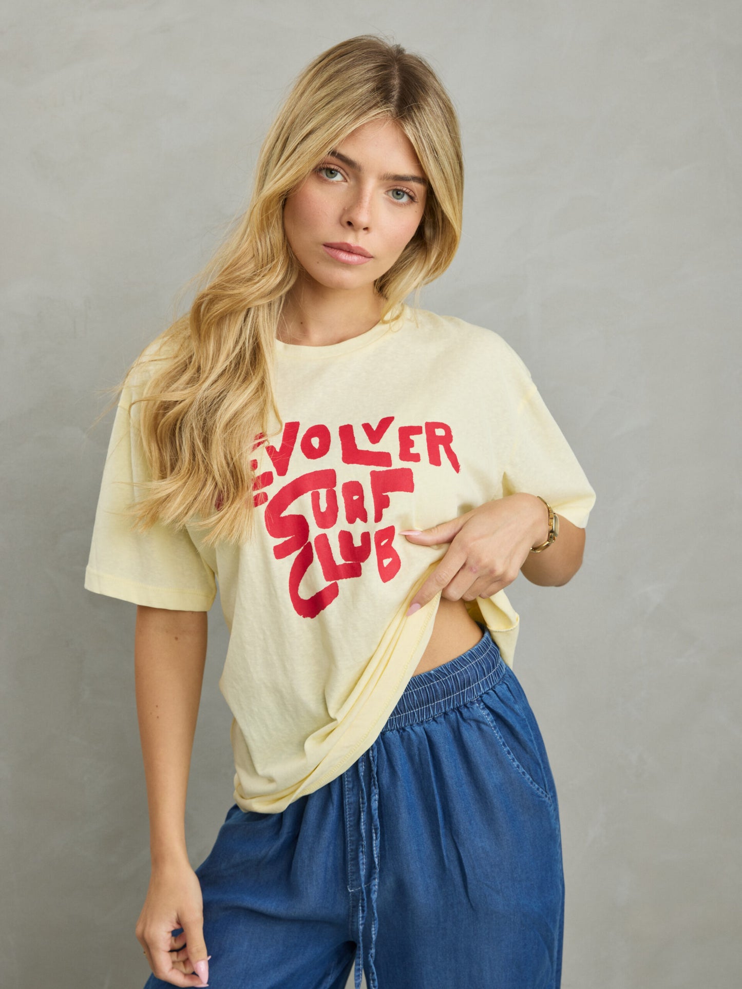 טישירט הדפס  קלאב | צהוב