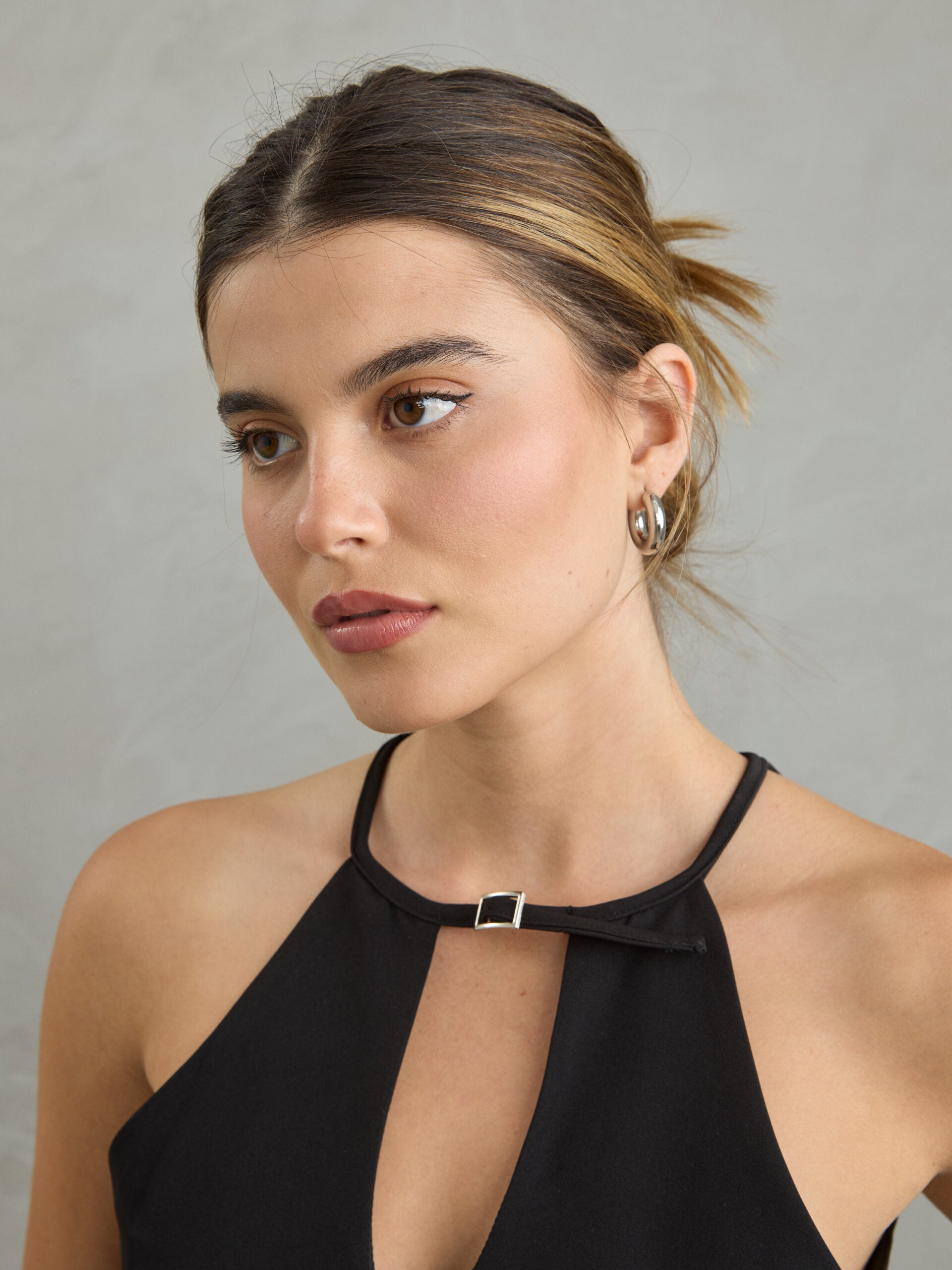 גופיית קולר לנשים