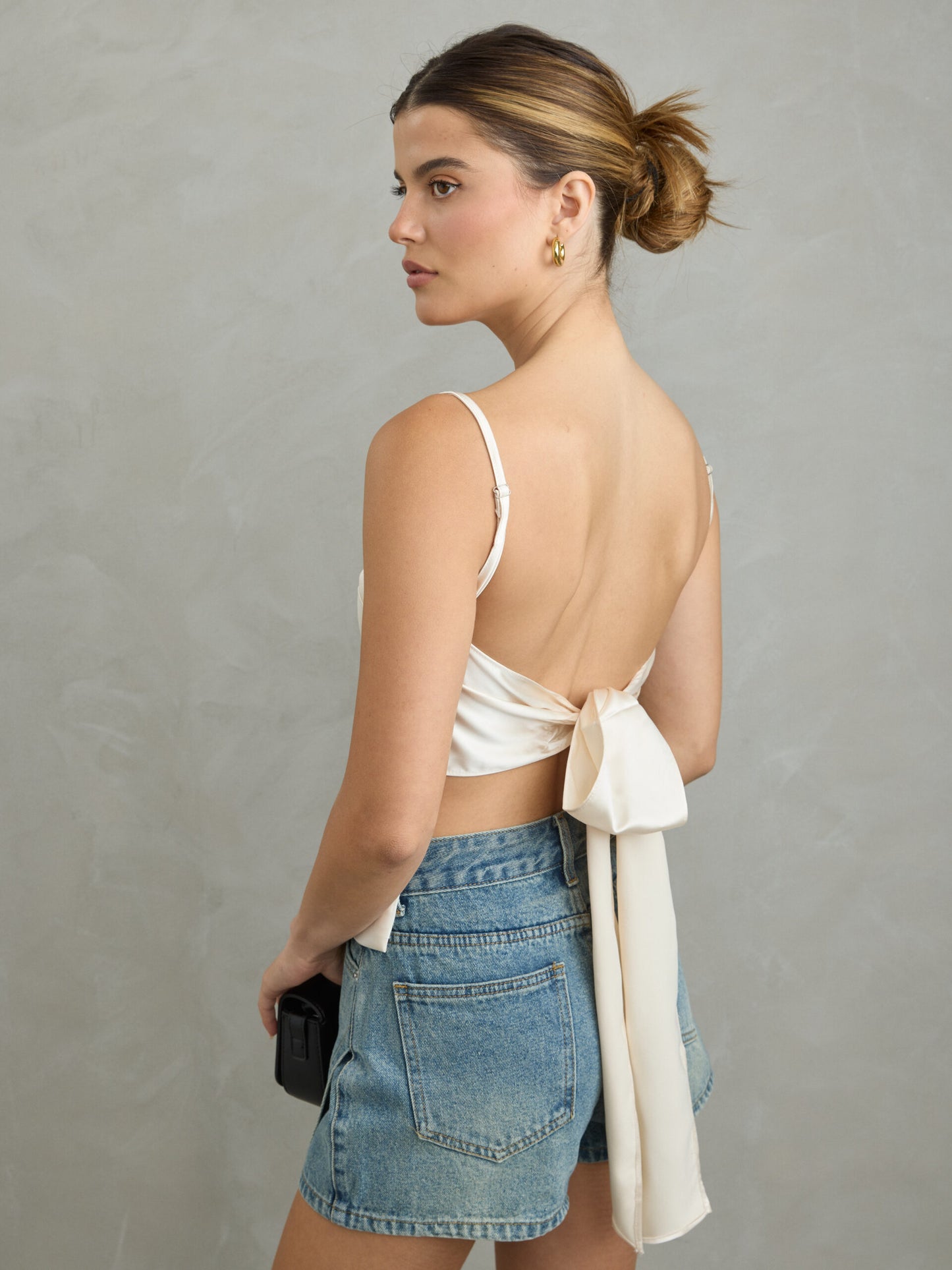 גופיית סאטן אינדי | שמנת