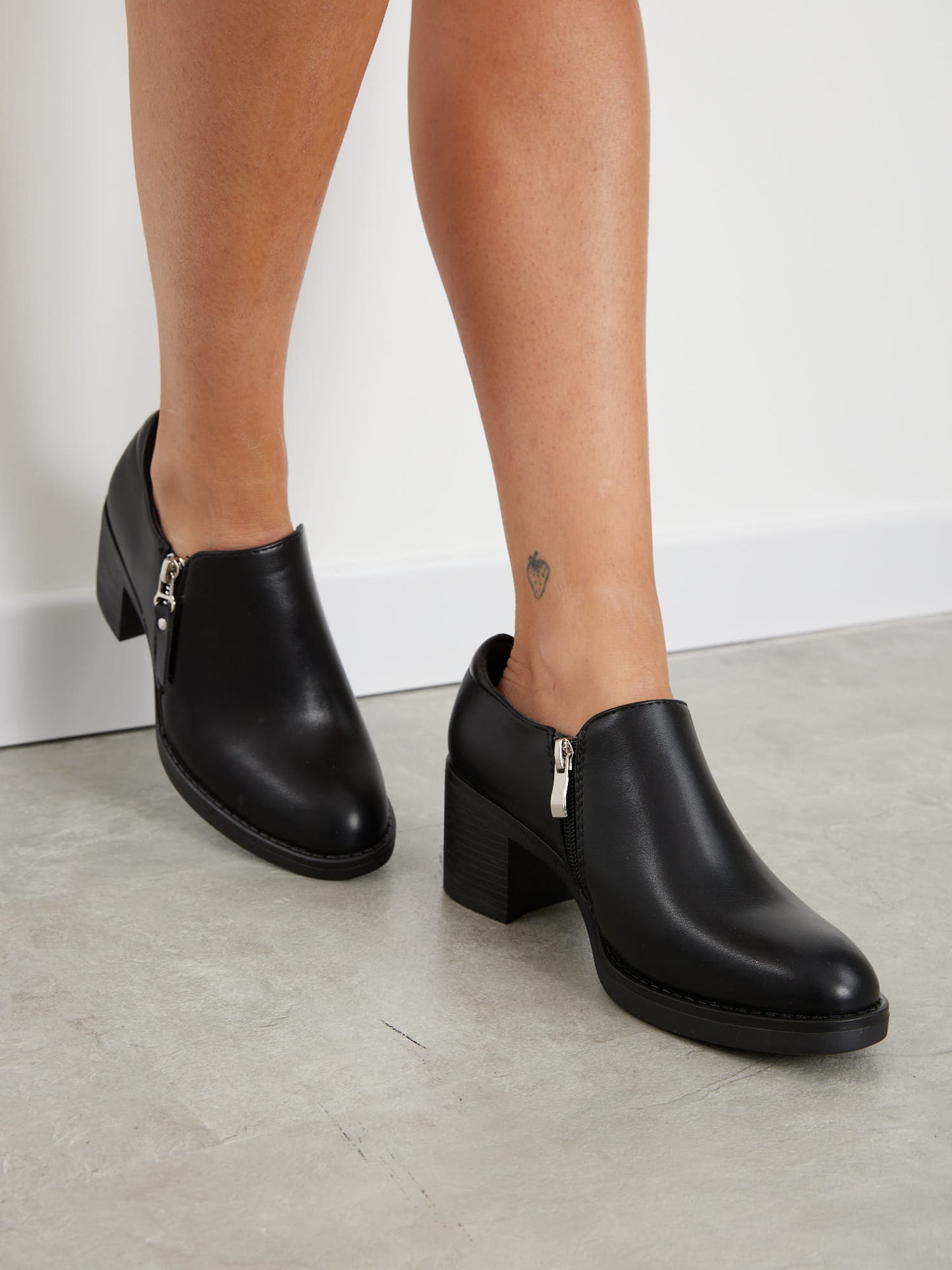 נעלי אוקספורד שחורות