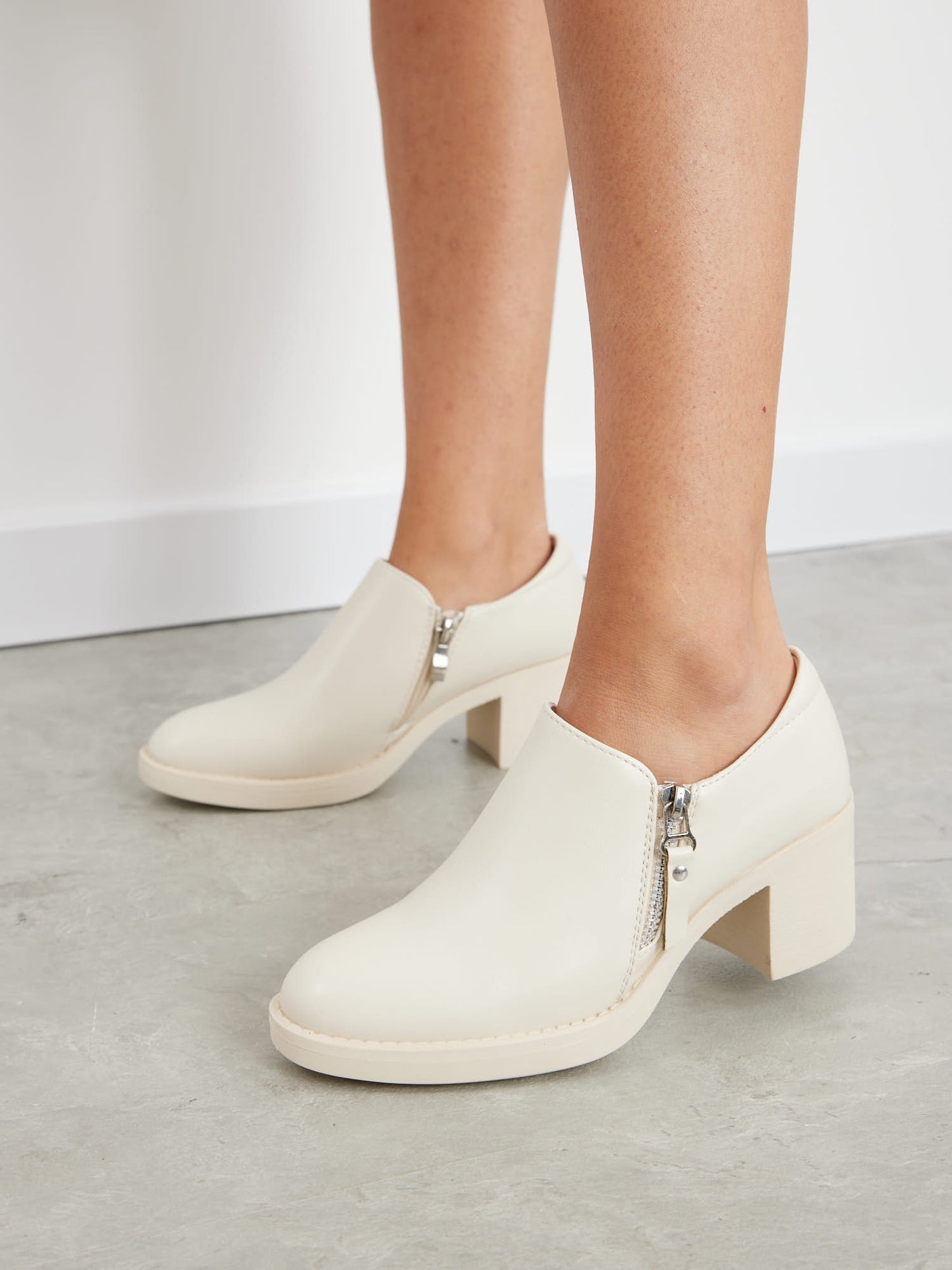 נעלי אוקספורד נוחות בצבע בז