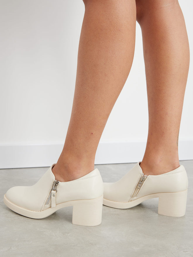 נעלי אוקספורד בצבע בז עם עקב בינוני