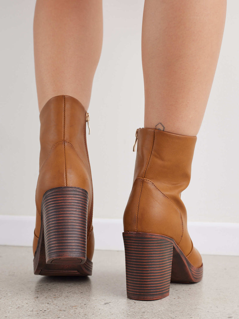 מגפוני עקב נרי | קאמל