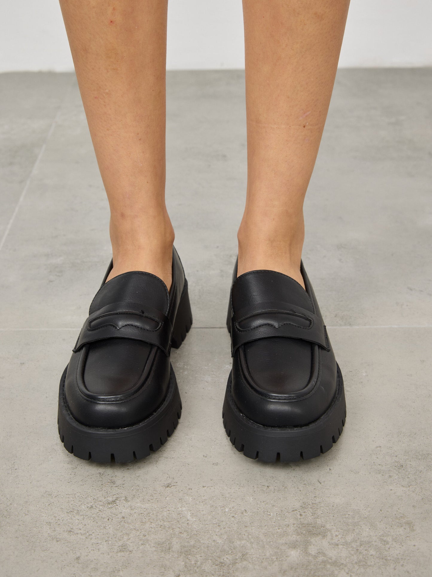 מוקסין סוליית טרקטור קלרו | שחור