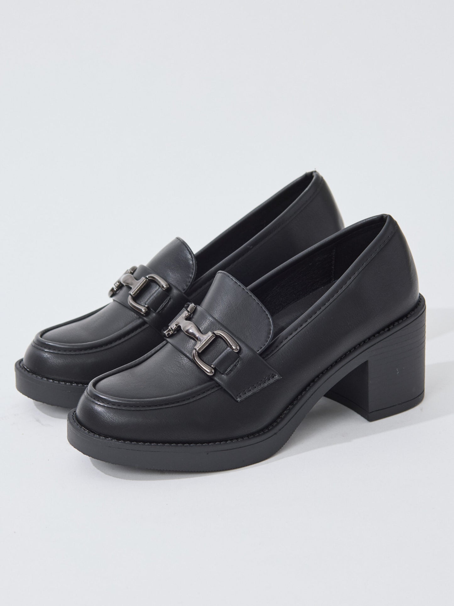 מוקסין עקב אבזם וודס | שחור