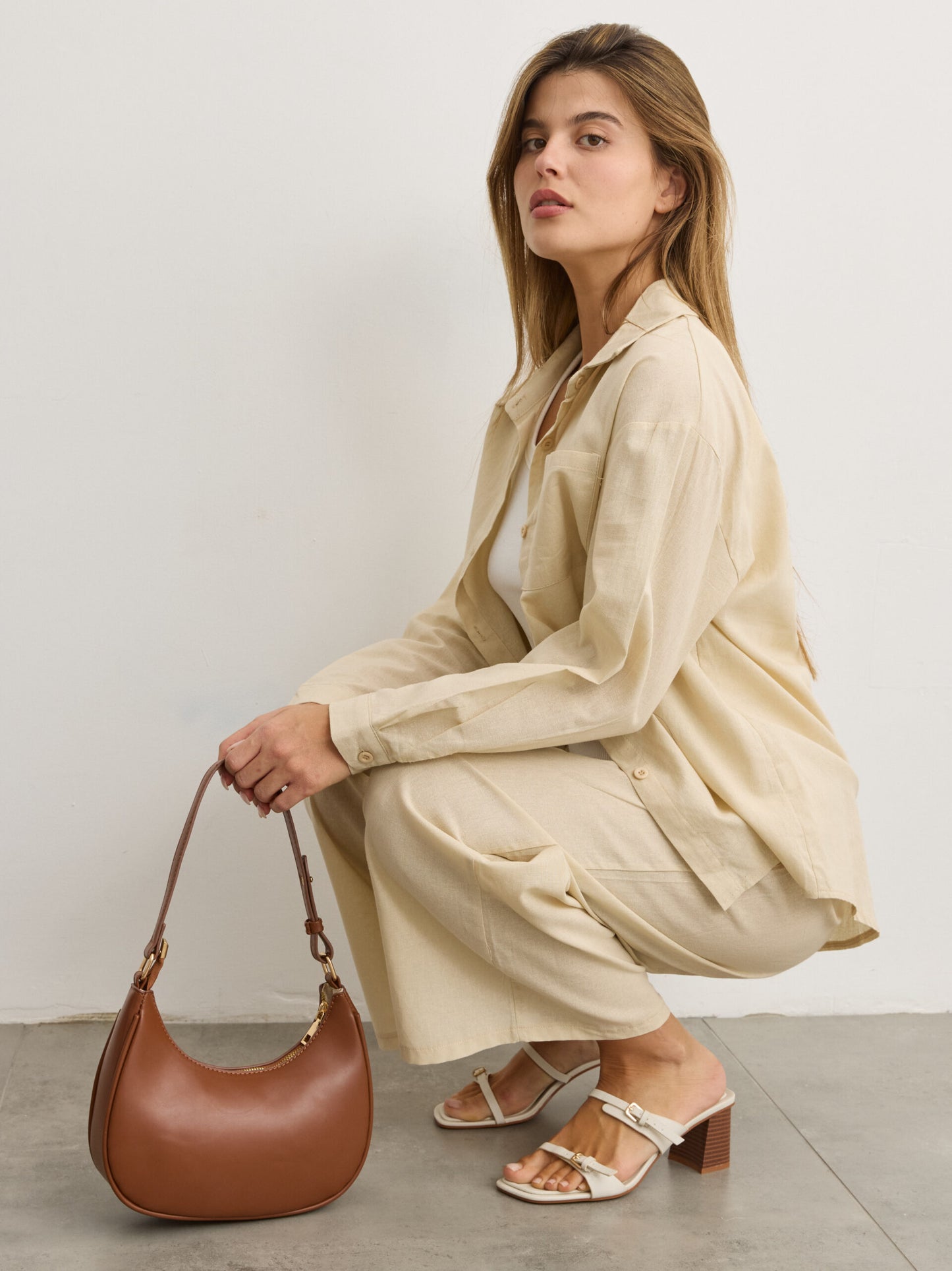 כפכפי עקב רצועות אבזם בלייק | בז'