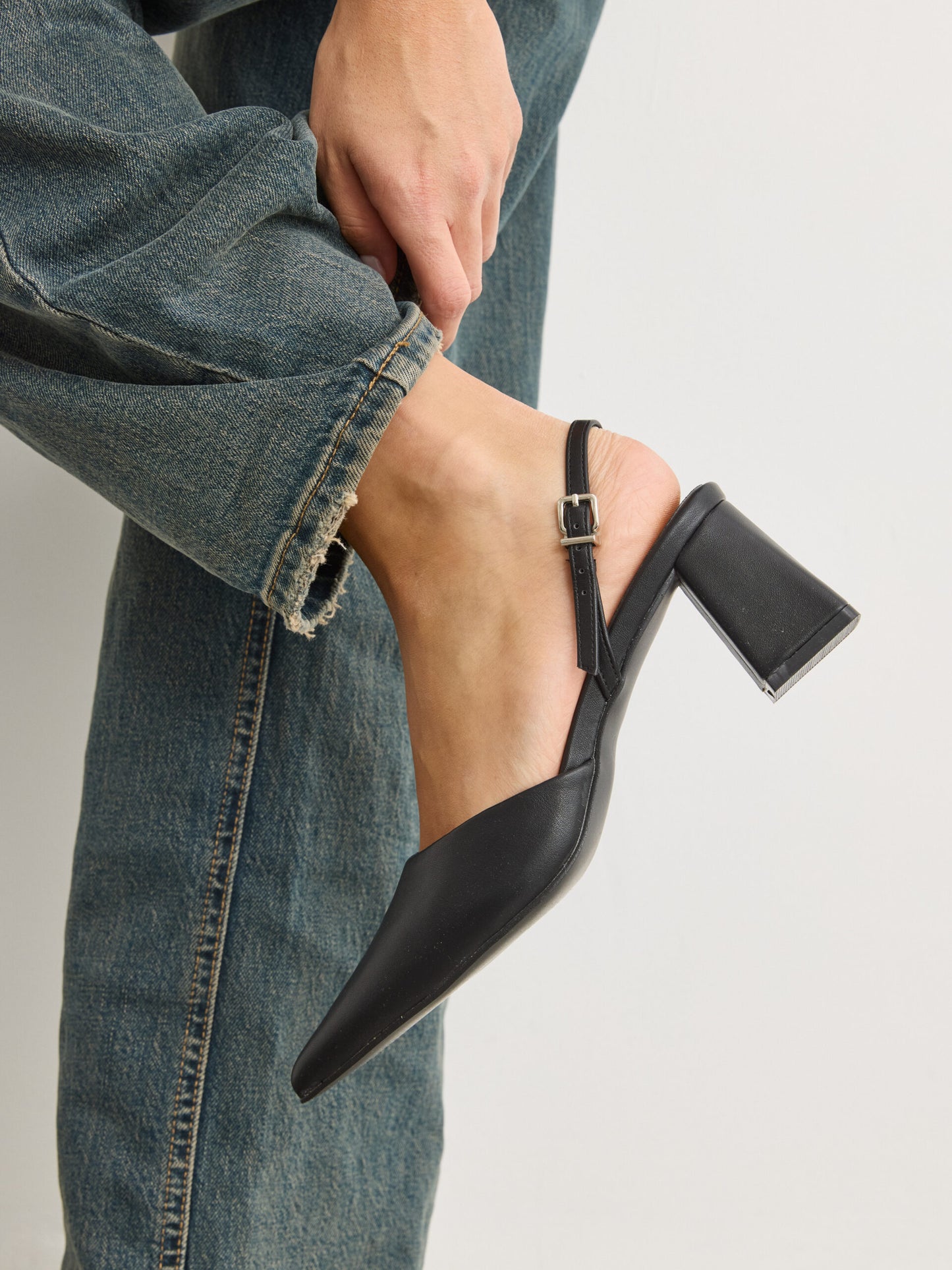 נעלי עקב נולאן | שחור