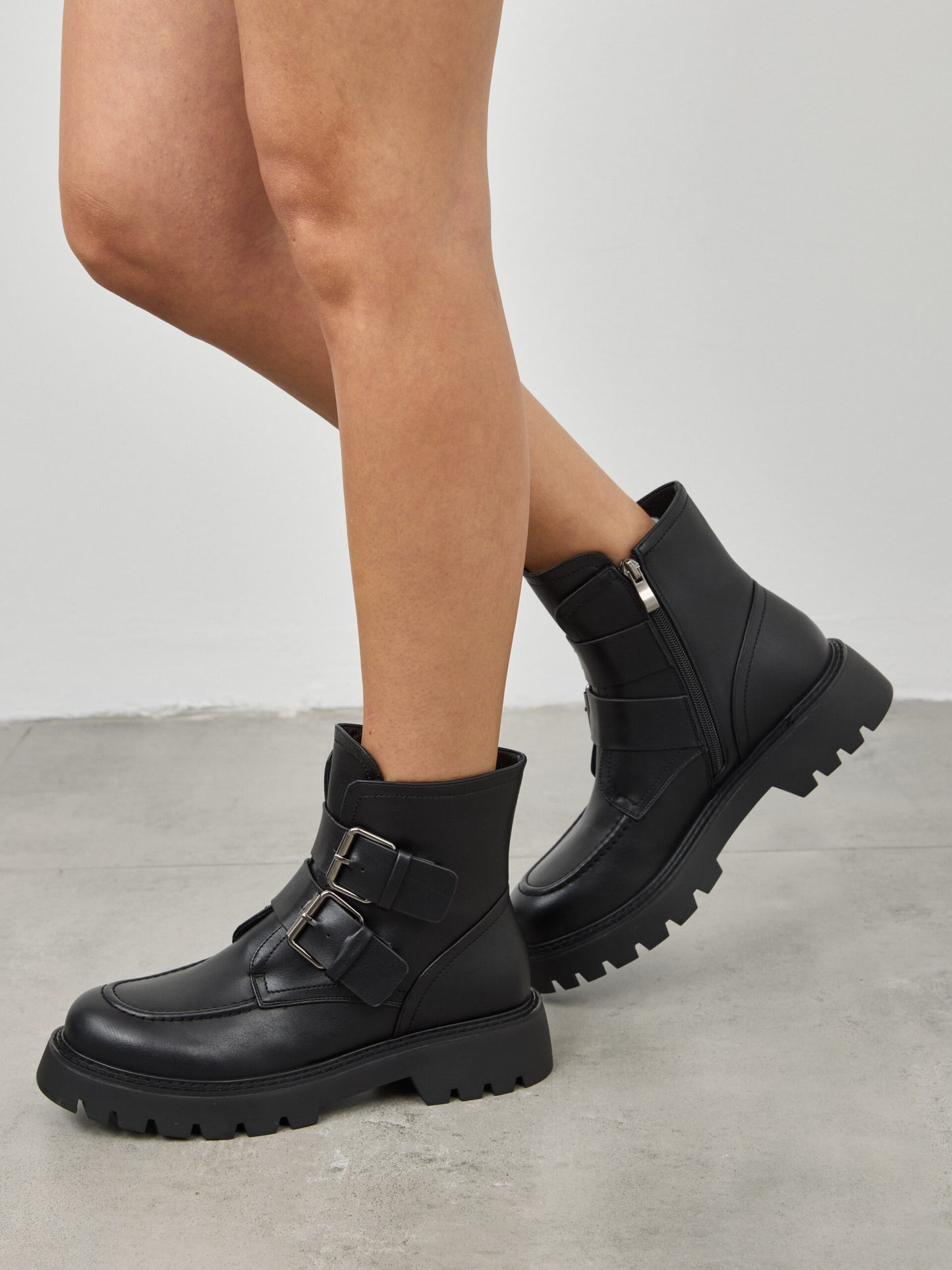 מגפוני אבזם טרקטור קולטון | שחור