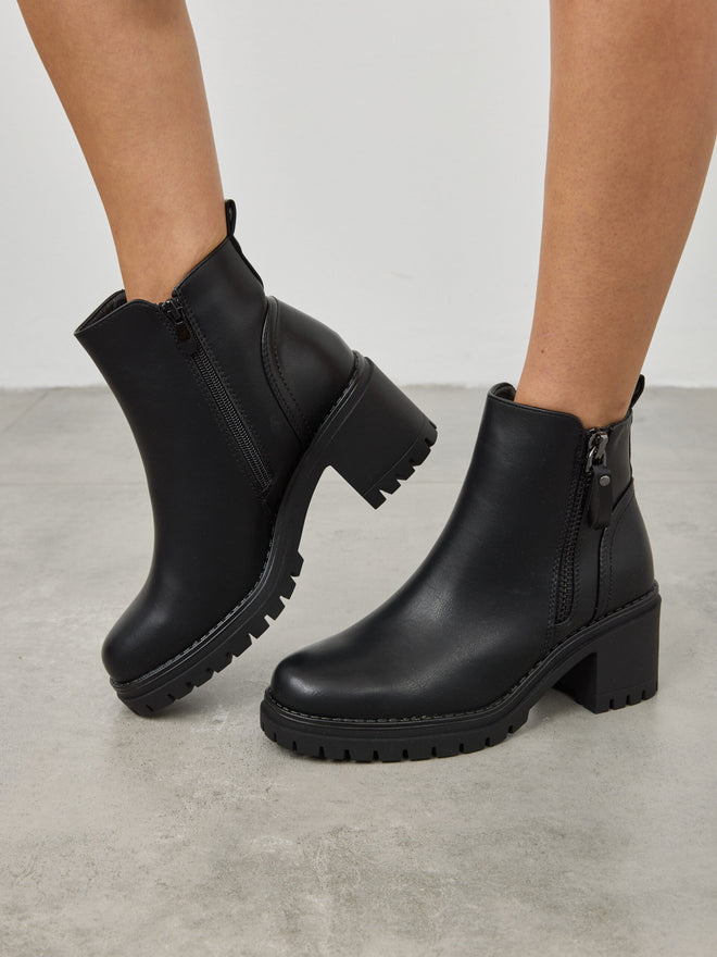 מגפוני סוליית טרקטור עקב בצבע שחור