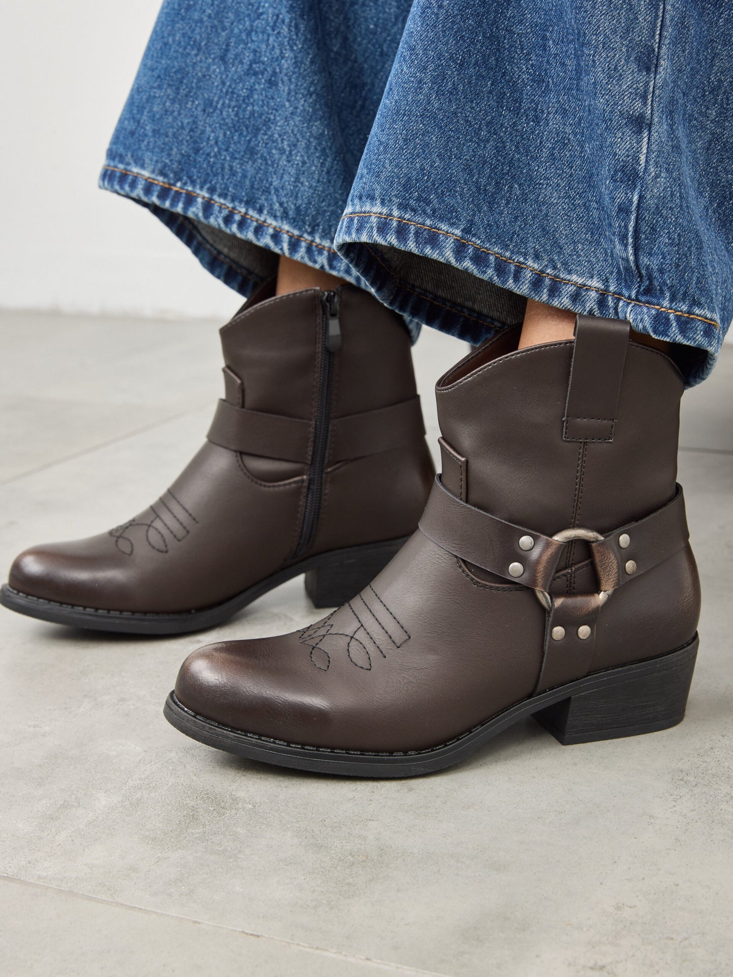 מגפוני בוקרים אבזם ברדלי | חום