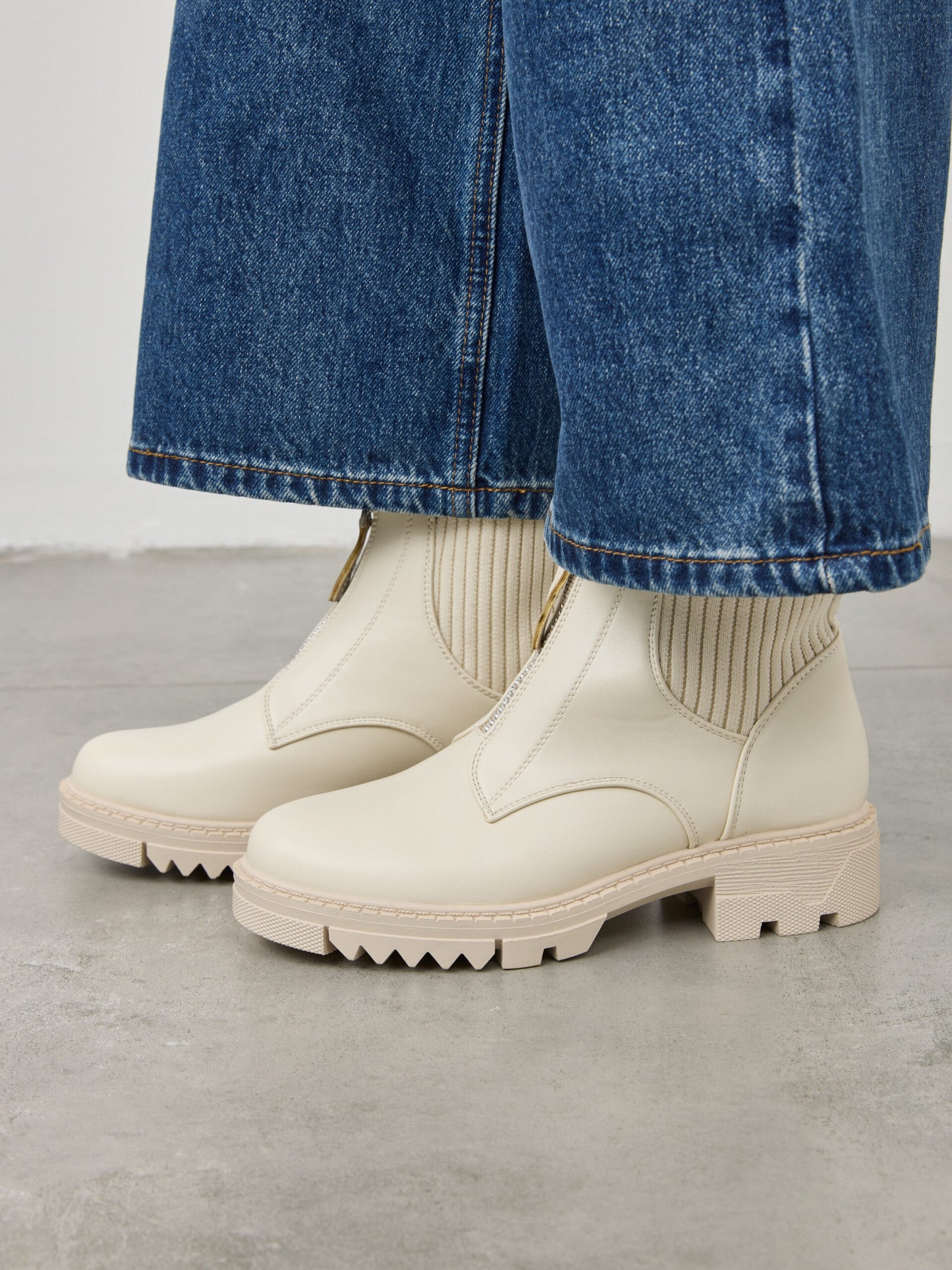 מגפוני סוליית טרקטור מישל I בז'