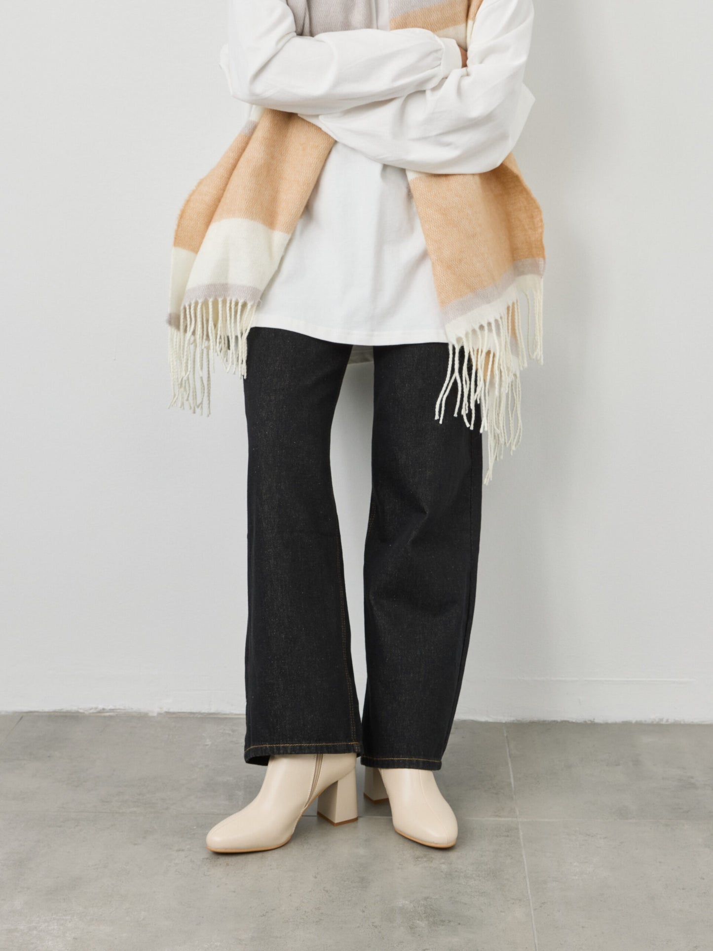 מגפוני עקב  סוזן | בז'