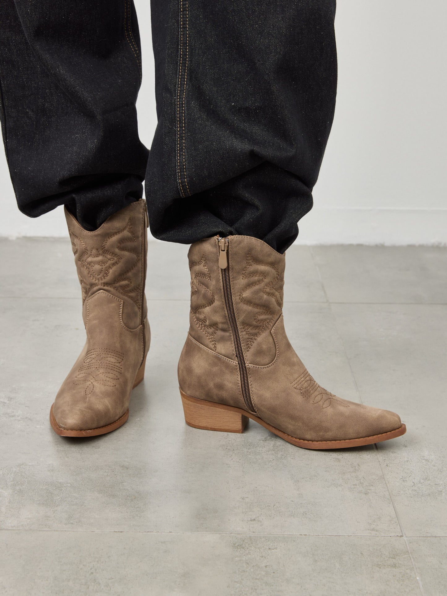 מגפי בוקרים אוסטין | חאקי