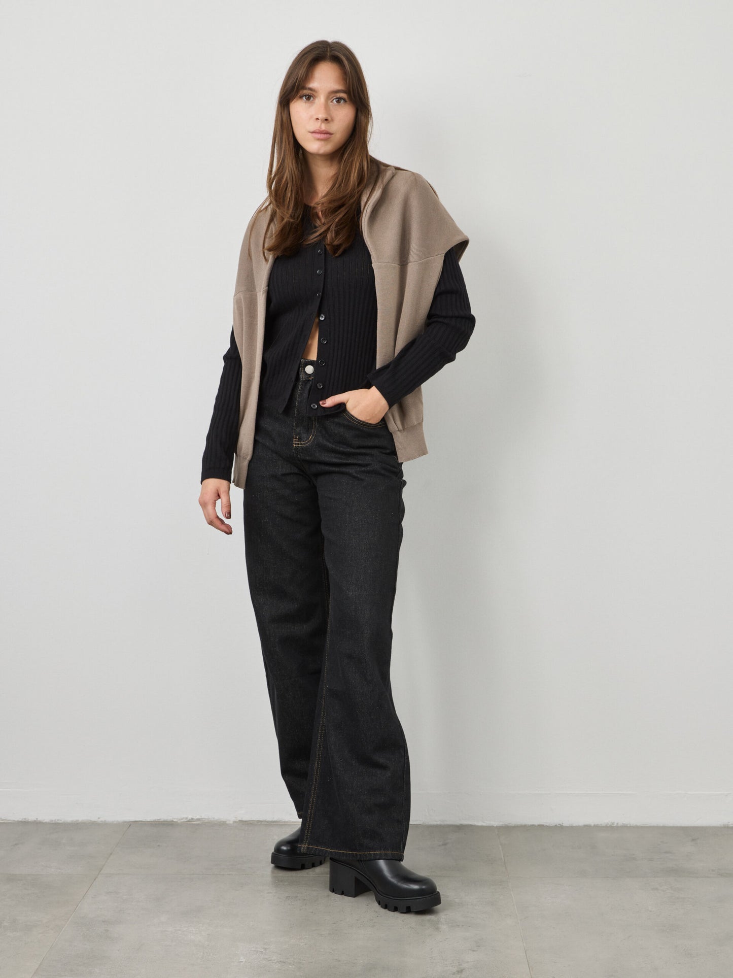 מגפוני סוליית טרקטור עקב רונאן | שחור