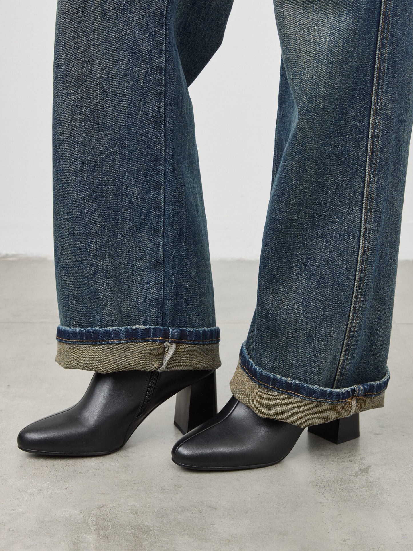 מגפוני עקב סוזן | שחור