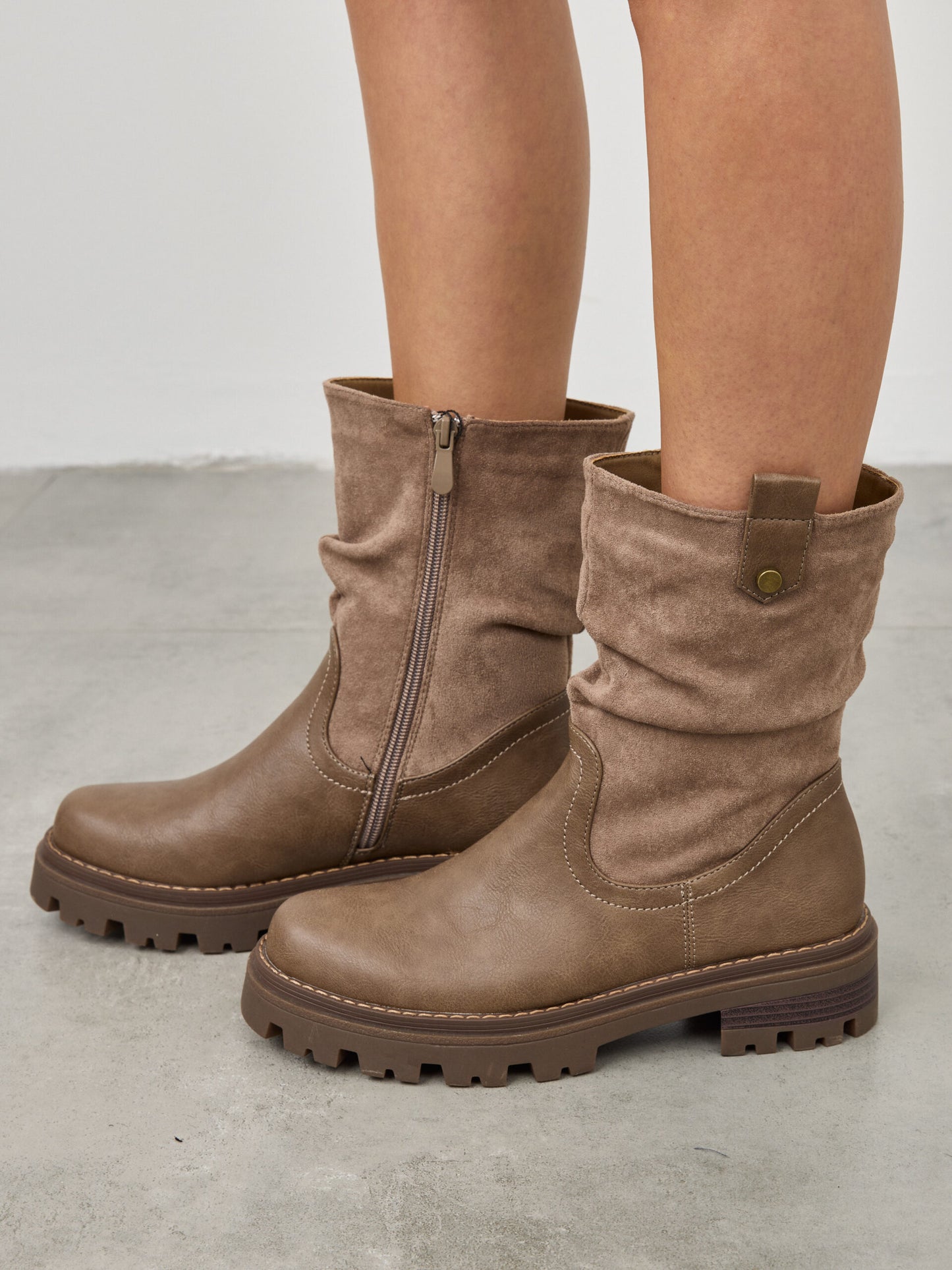 מגפוני סוליית טרקטור שונדה | חאקי