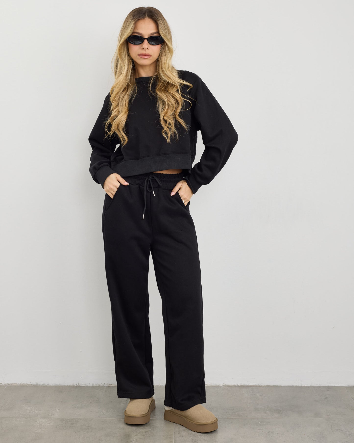 סווטשירט  לוגן | שחור