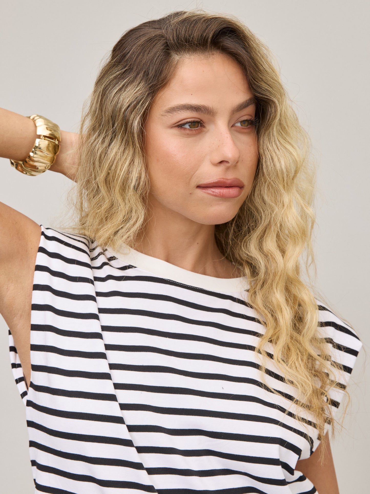 גופיית בייסיק עם כריות כתף מורי | פסים