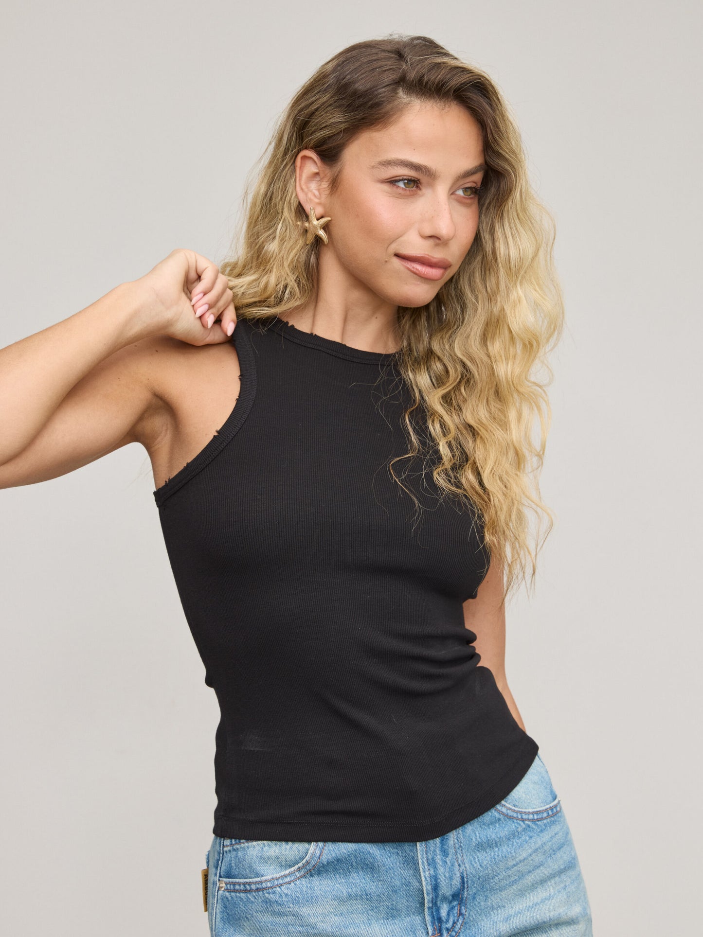 גופיית בייסיק מולי | שחור