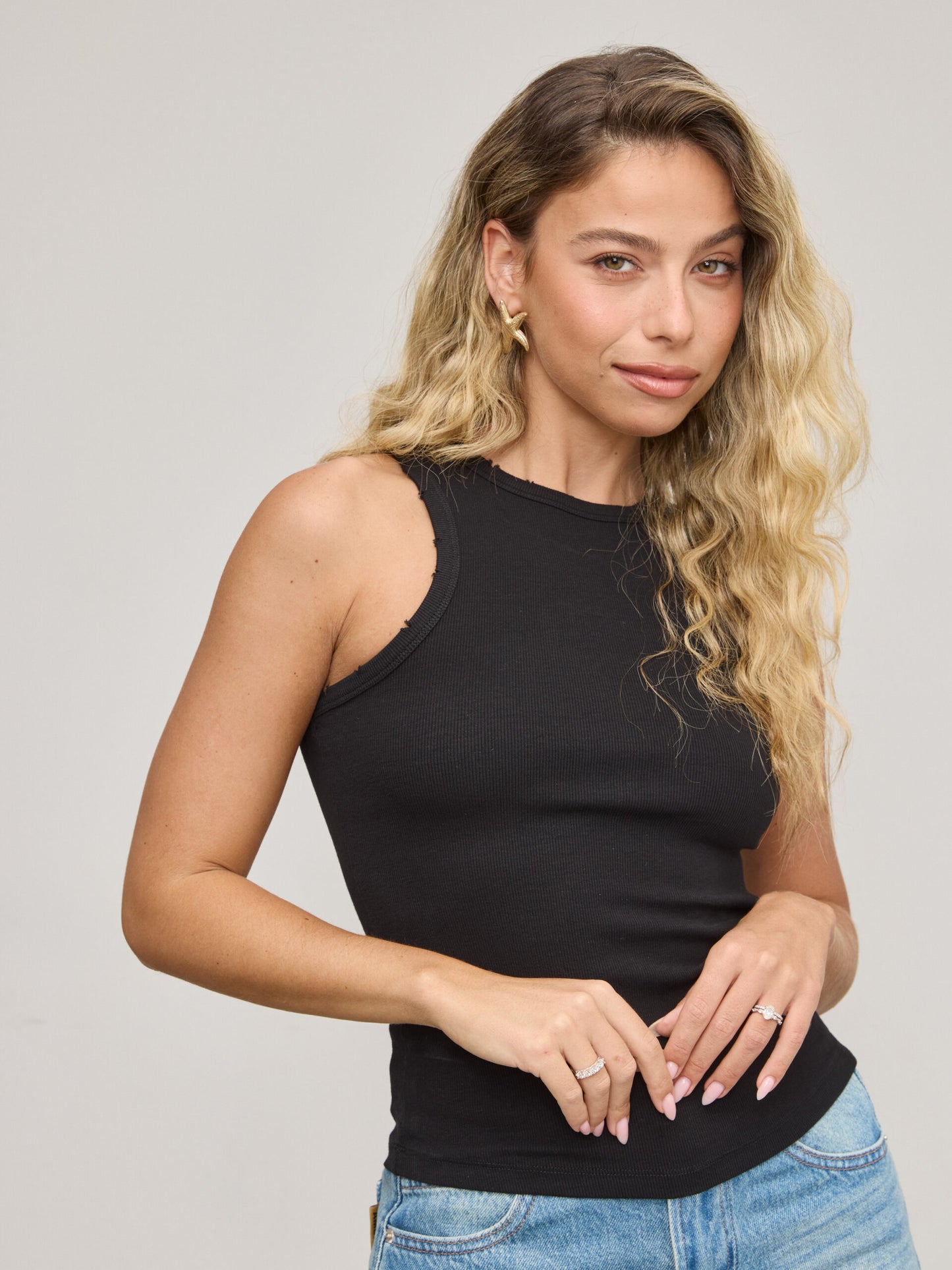 גופיית בייסיק מולי | שחור