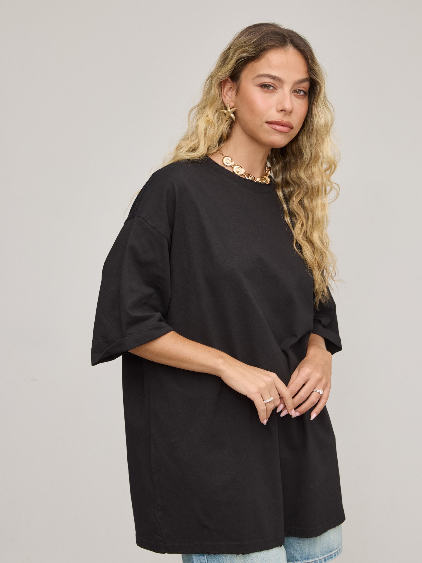 טישירט בייסיק אוברסייז היידן | שחור