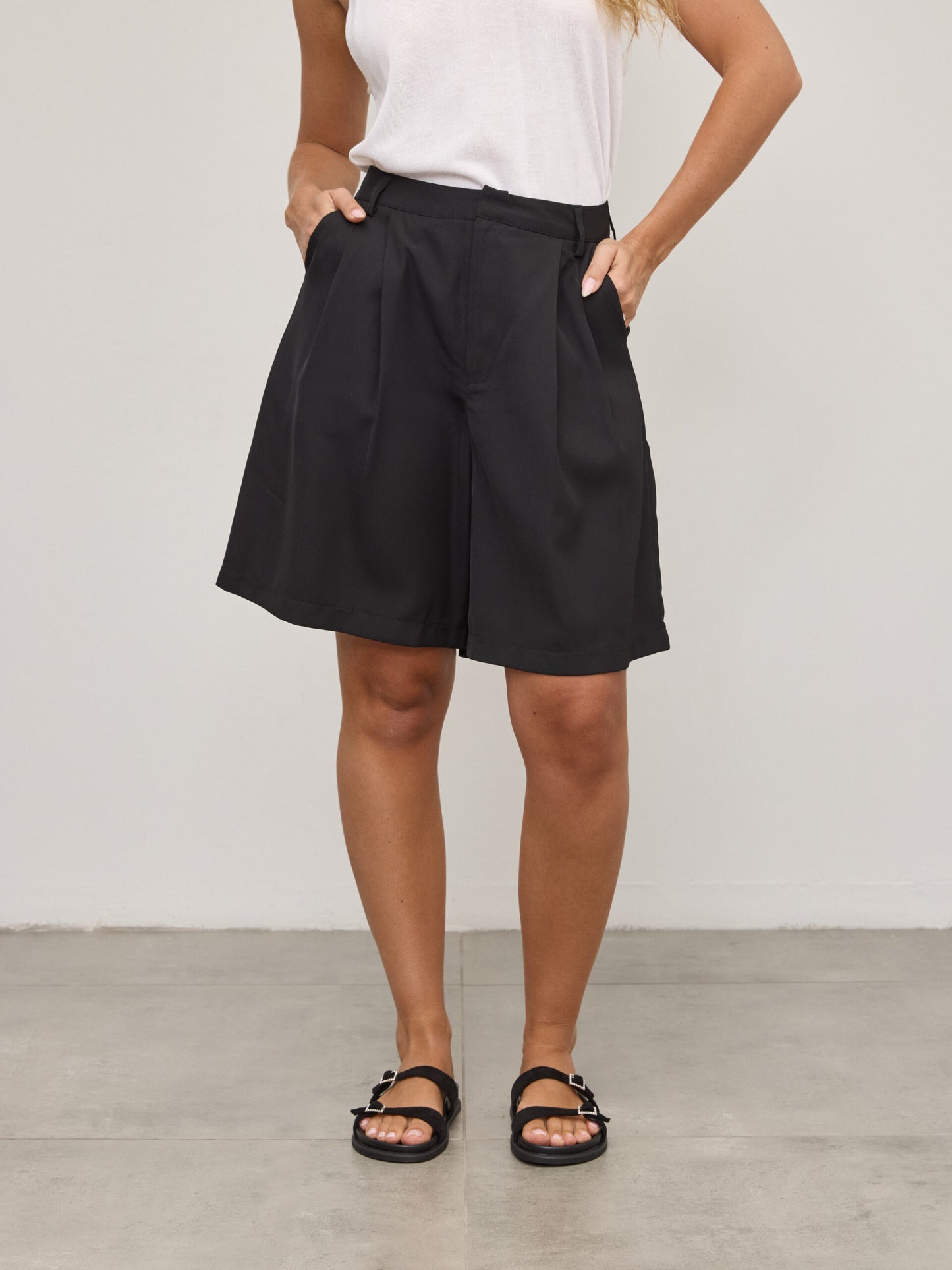 ברמודה רייב | שחור