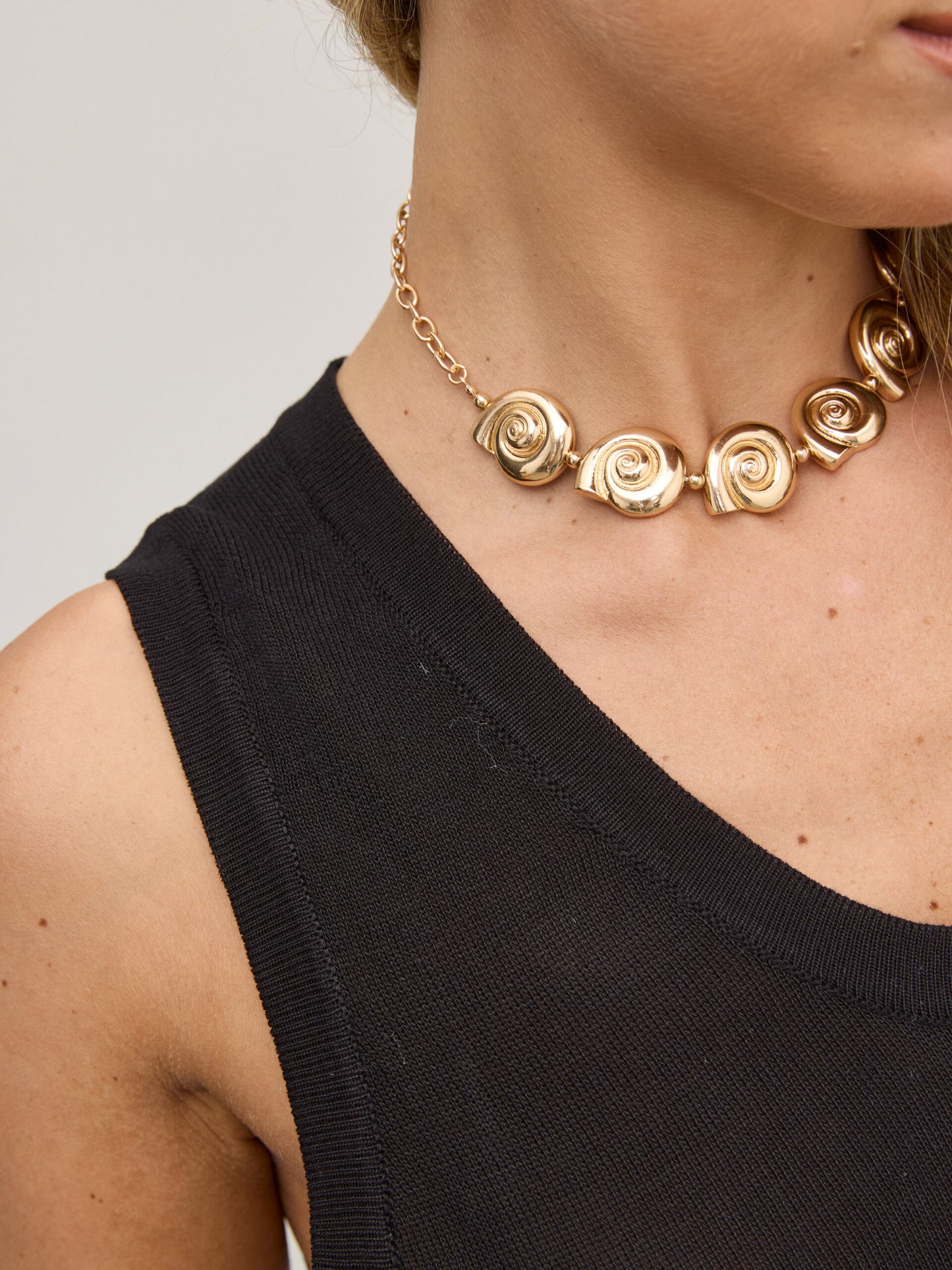 גופיית אוליביה | שחור