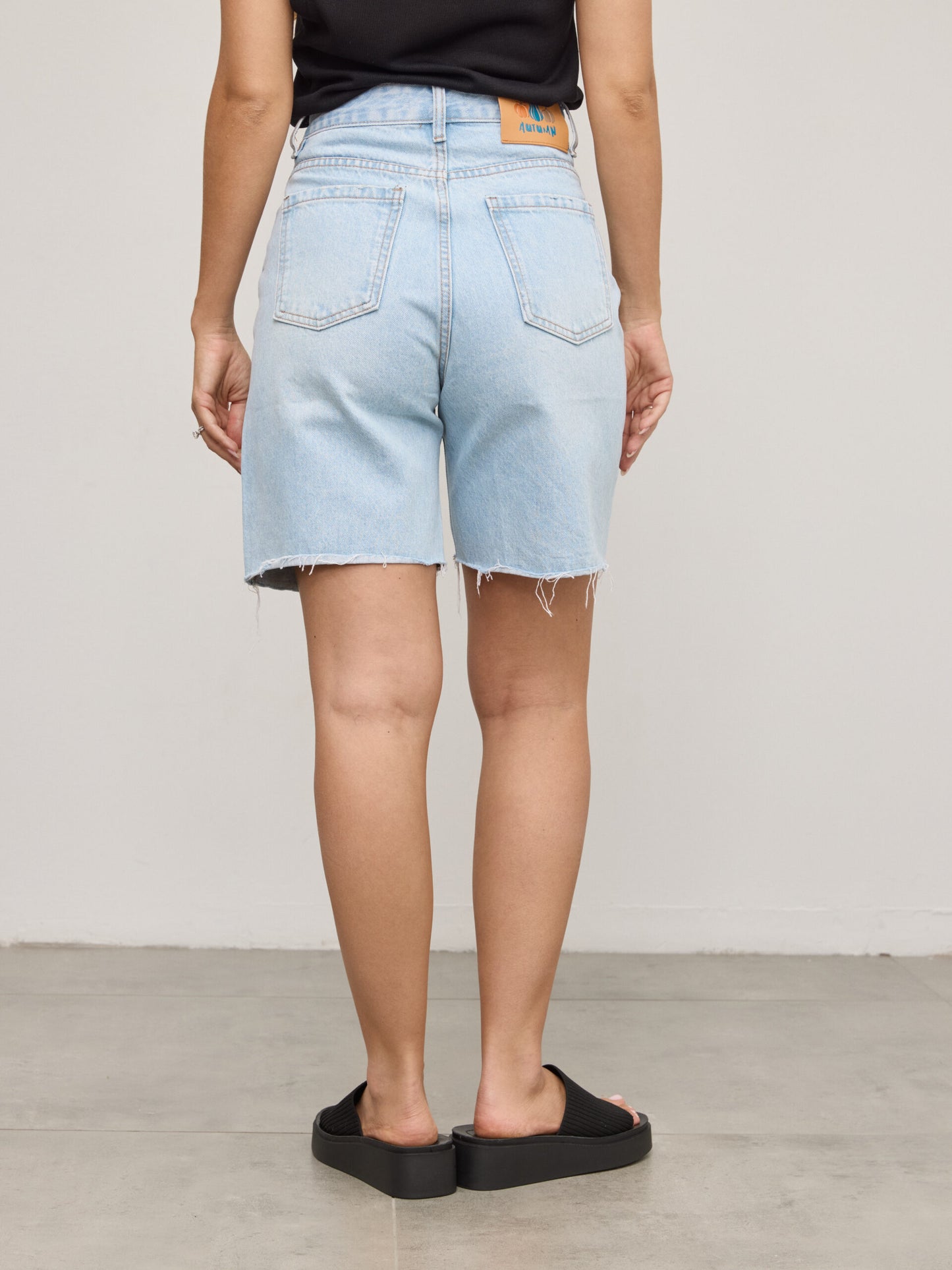 מכנסי ברמודה ג'ינס קייטי | כחול