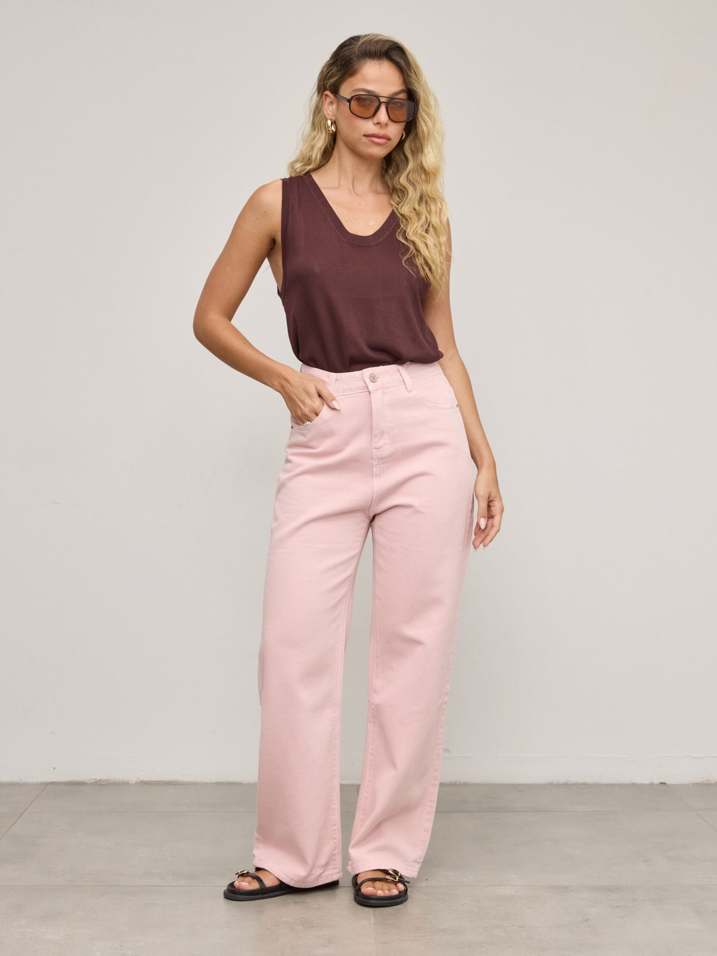 ג'ינס בגיזרה ישרה רוזי | ורוד