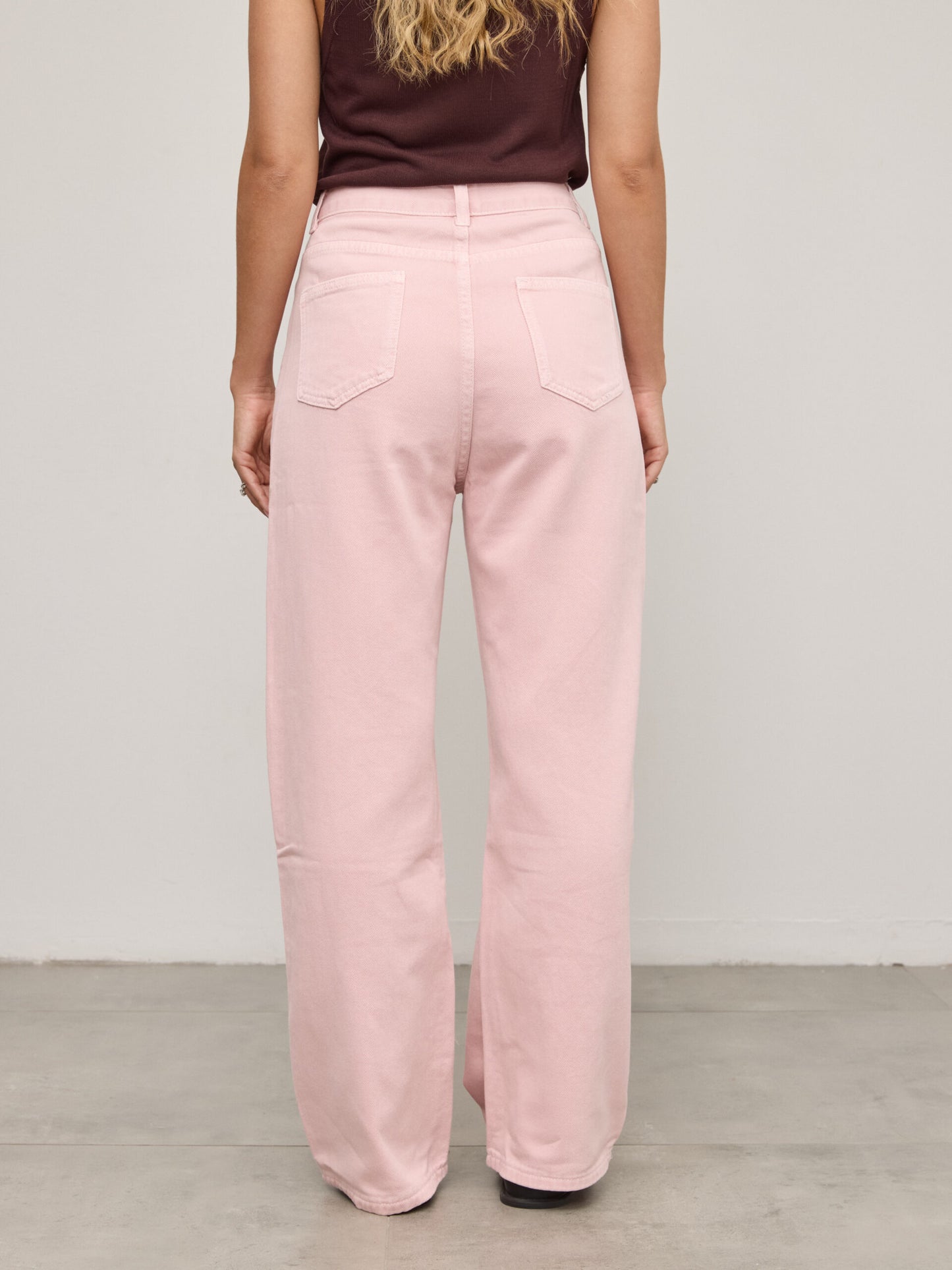 ג'ינס בגיזרה ישרה רוזי | ורוד