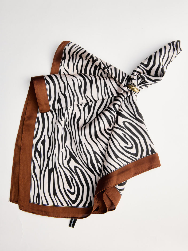 מטפחת הדפס זברה I שחור