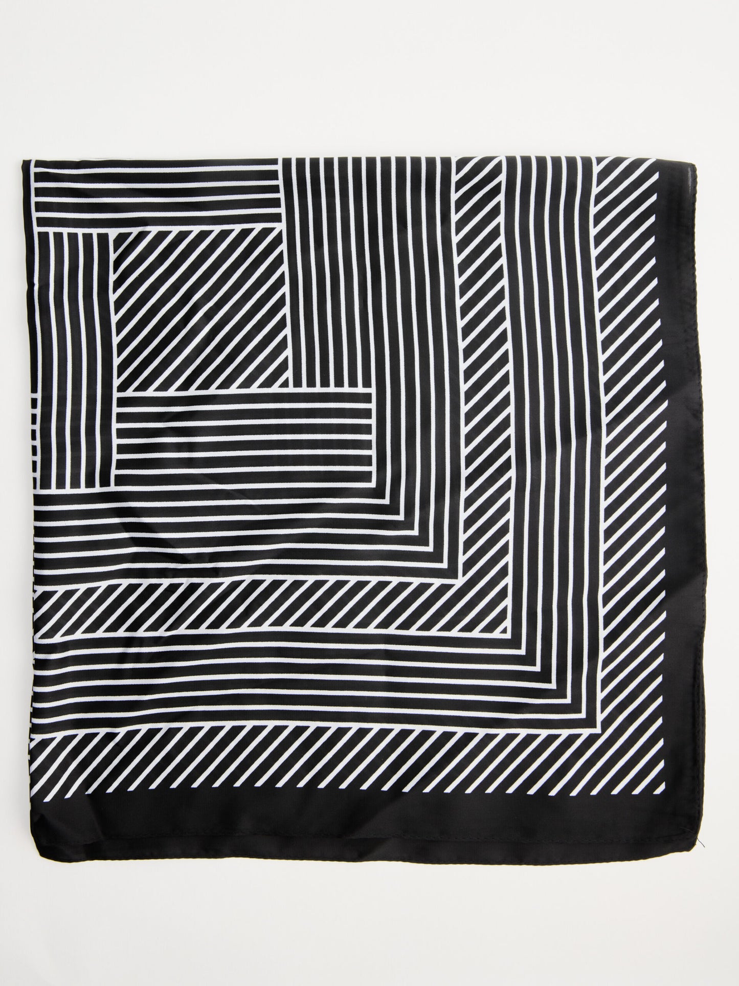 מטפחת הדפס פסים I שחור