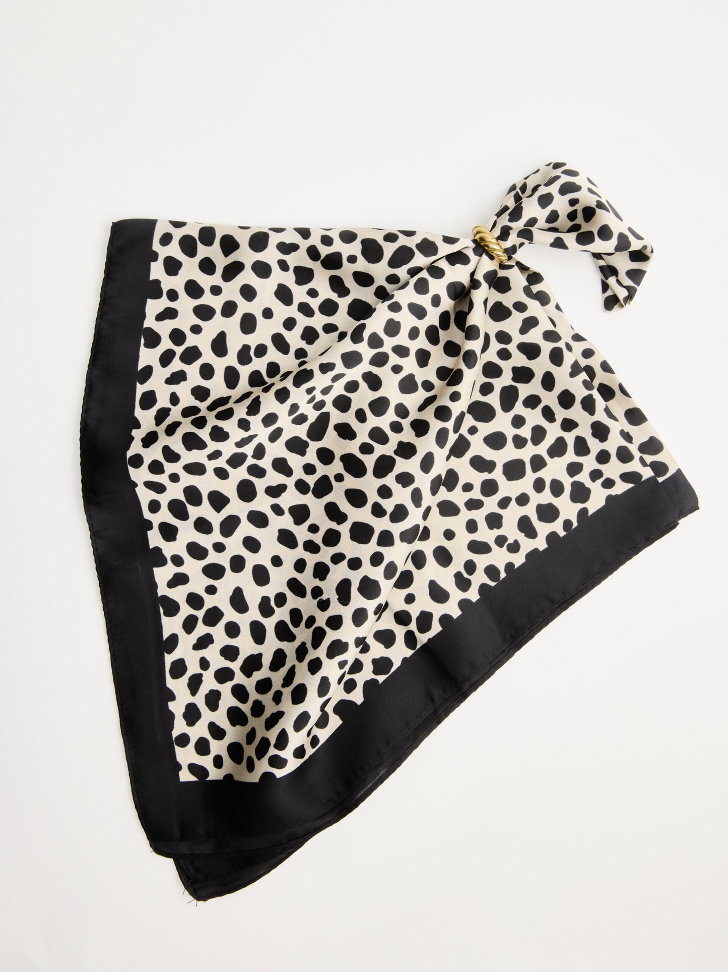 מטפחת הדפס חברבורות I שחור