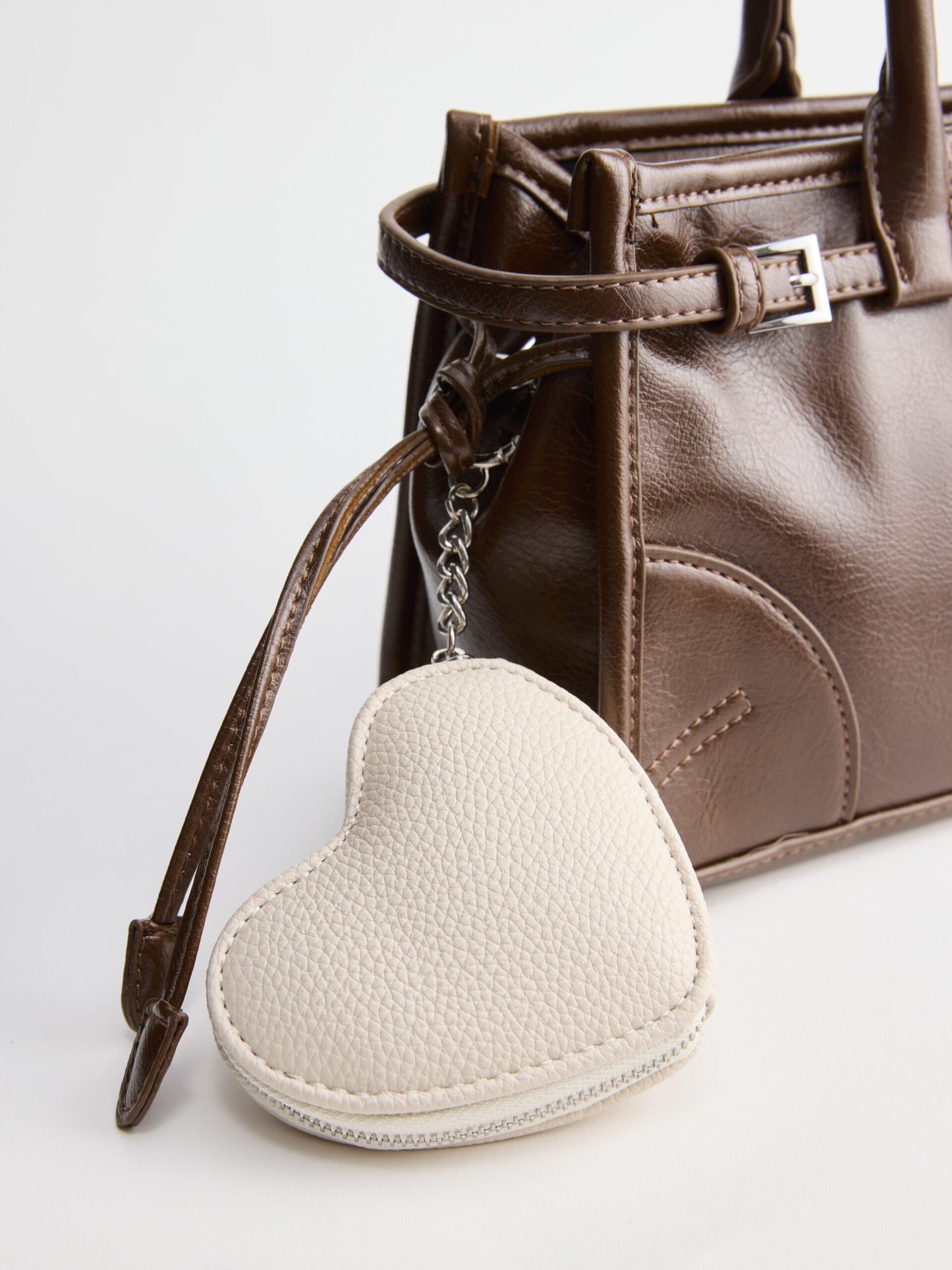 ארנק מחזיק מפתחות בצורת לב | לבן