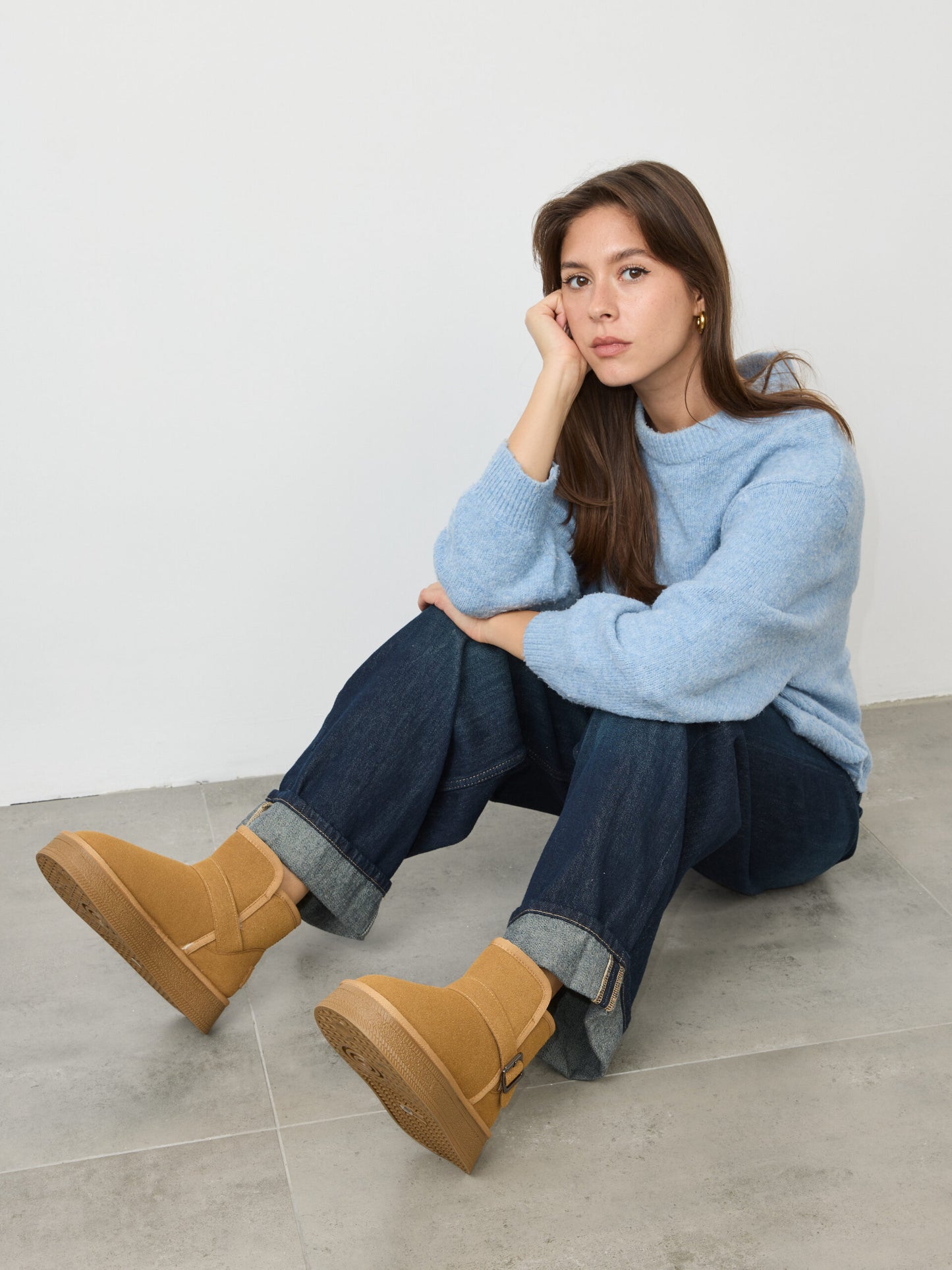 מגפוני פרווה אבזם קלאוס | קאמל