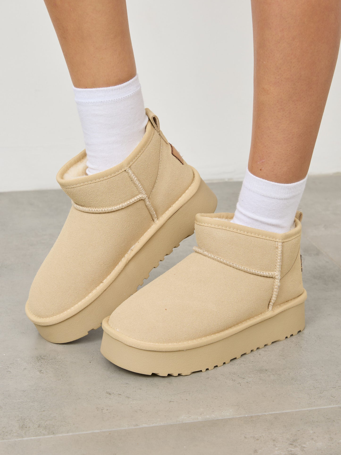 מגפוני פלטפורמה פרווה יוקי | בז'