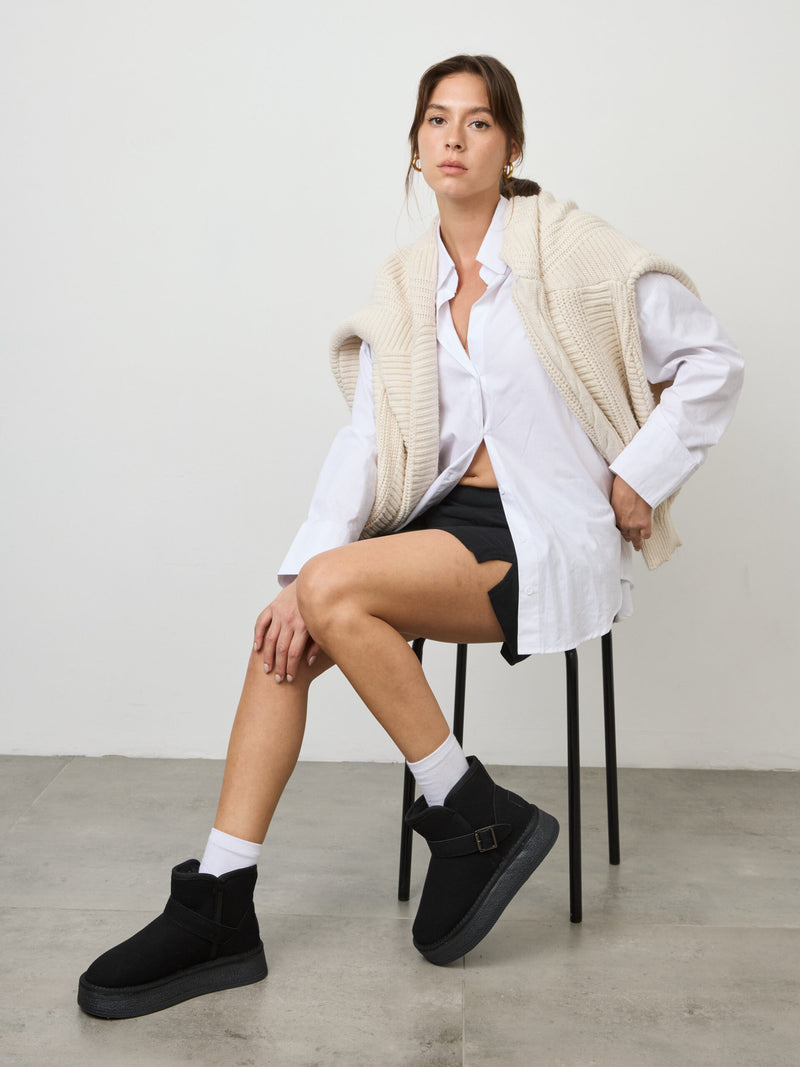 מגפוני פרווה אבזם קלאוס | שחור