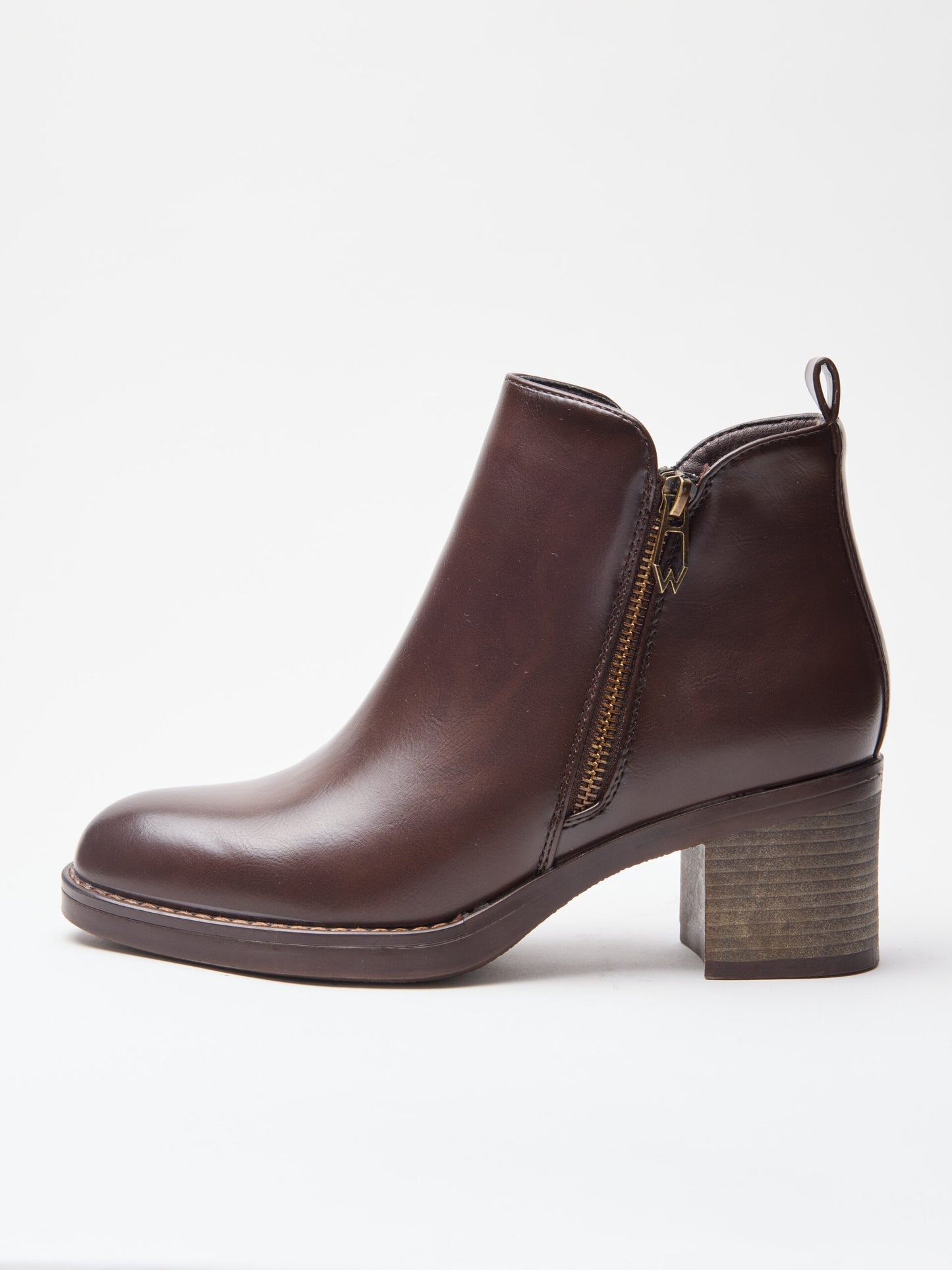 מגפוני עקב  ליברי | חום