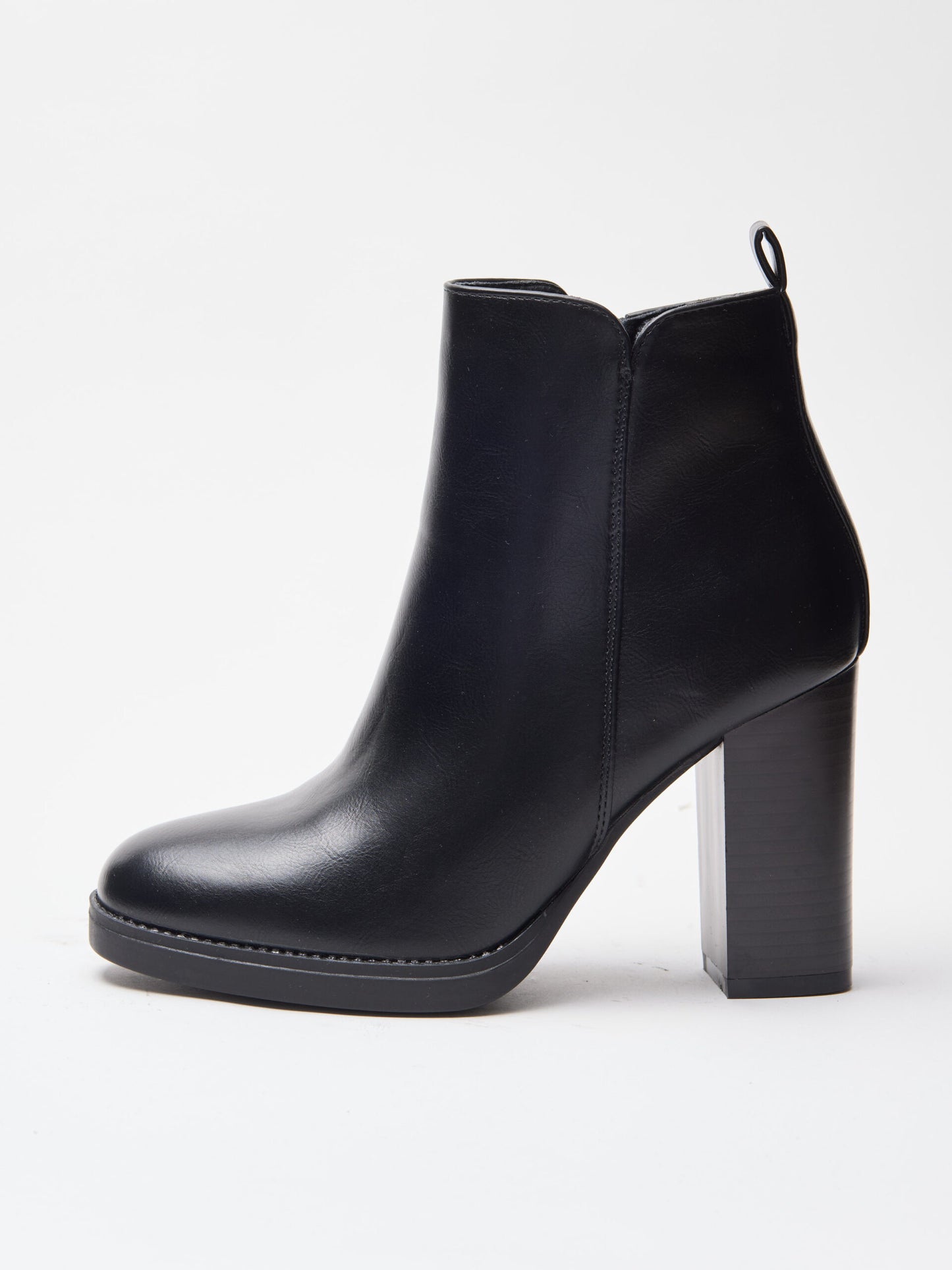 מגפוני עקב קיארה | שחור