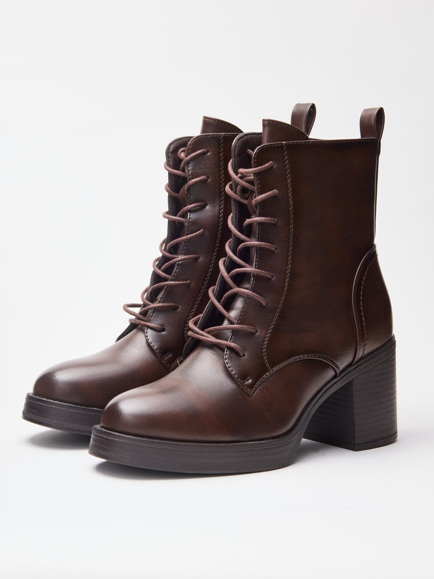 מגפוני עקב שרוכים הולדן | חום