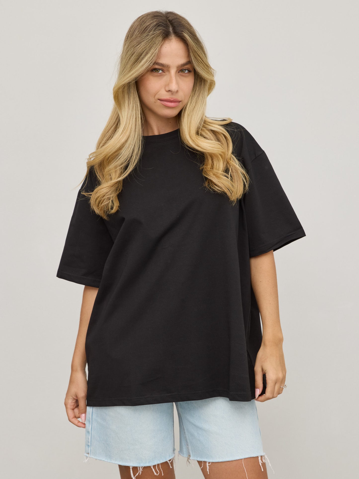 טישירט בייסיק אוברסייז נואלי | שחור