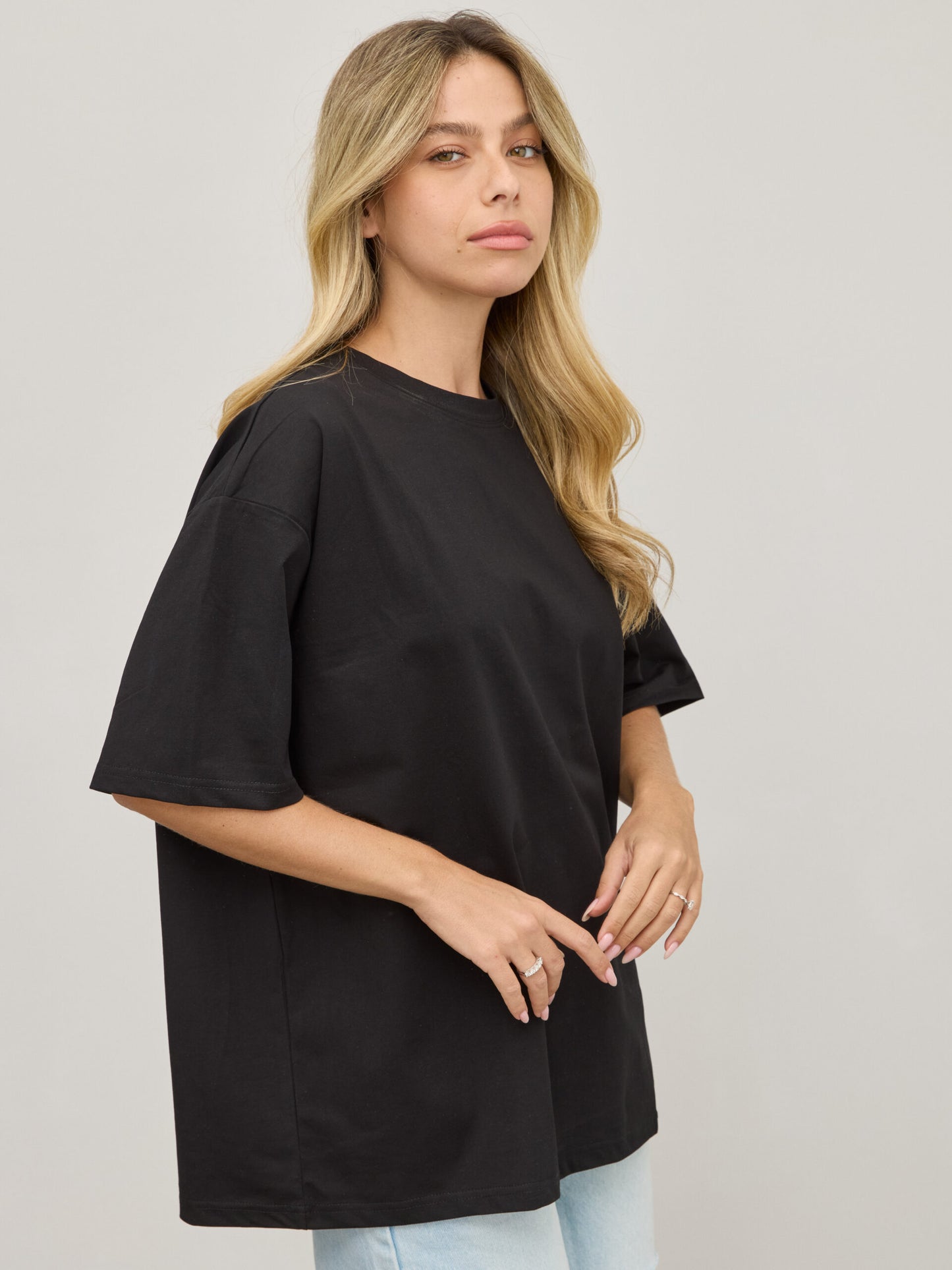 טישירט בייסיק אוברסייז נואלי | שחור