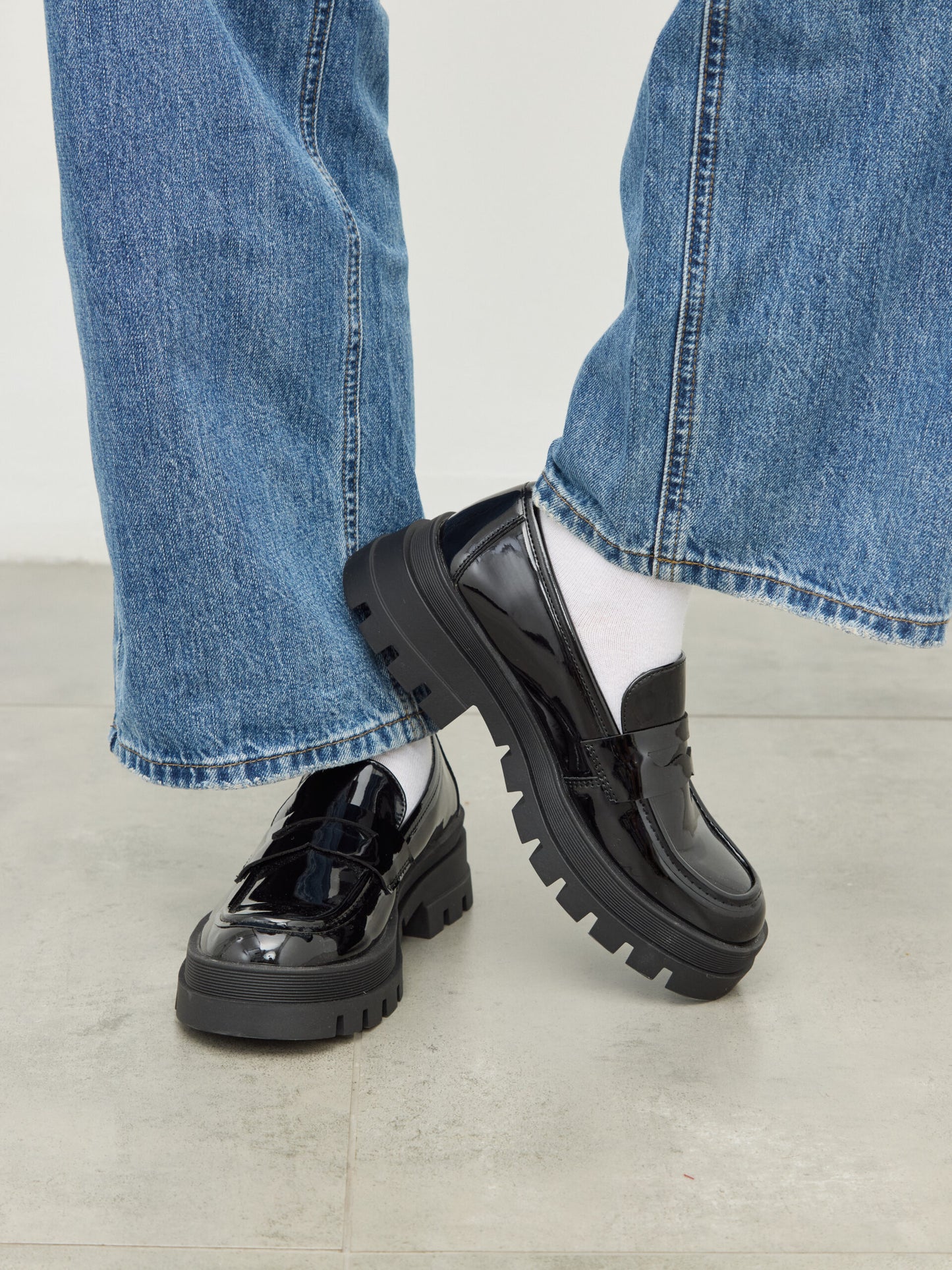 מוקסין פלטפורמה סיילור | שחור לק